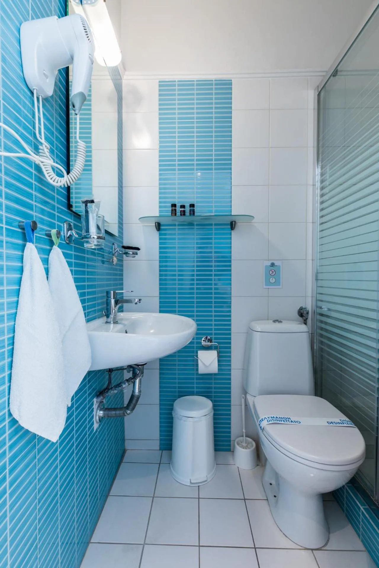 Bathroom in Hotel Melissanthi