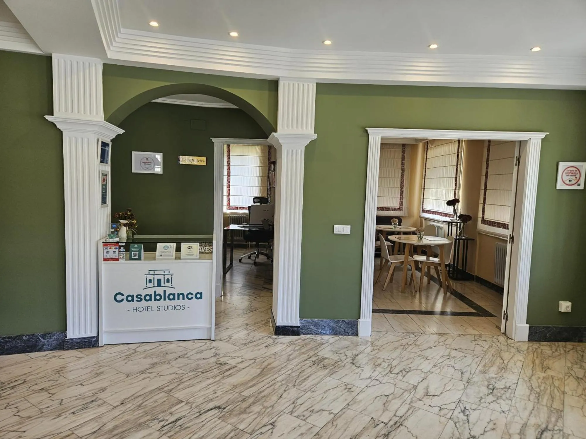 Lobby or reception in Casablanca Hotel Studios