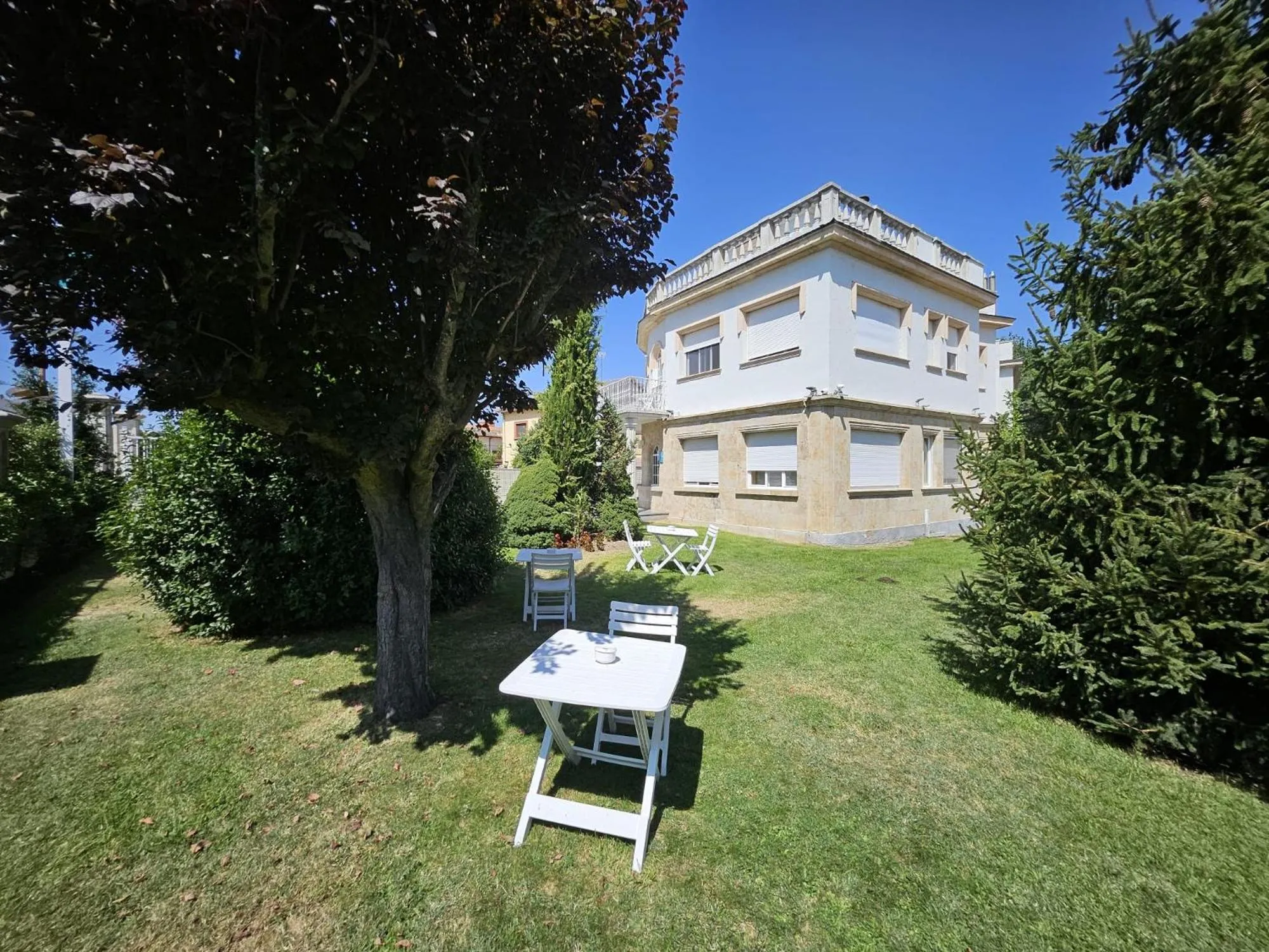 Property building in Casablanca Hotel Studios