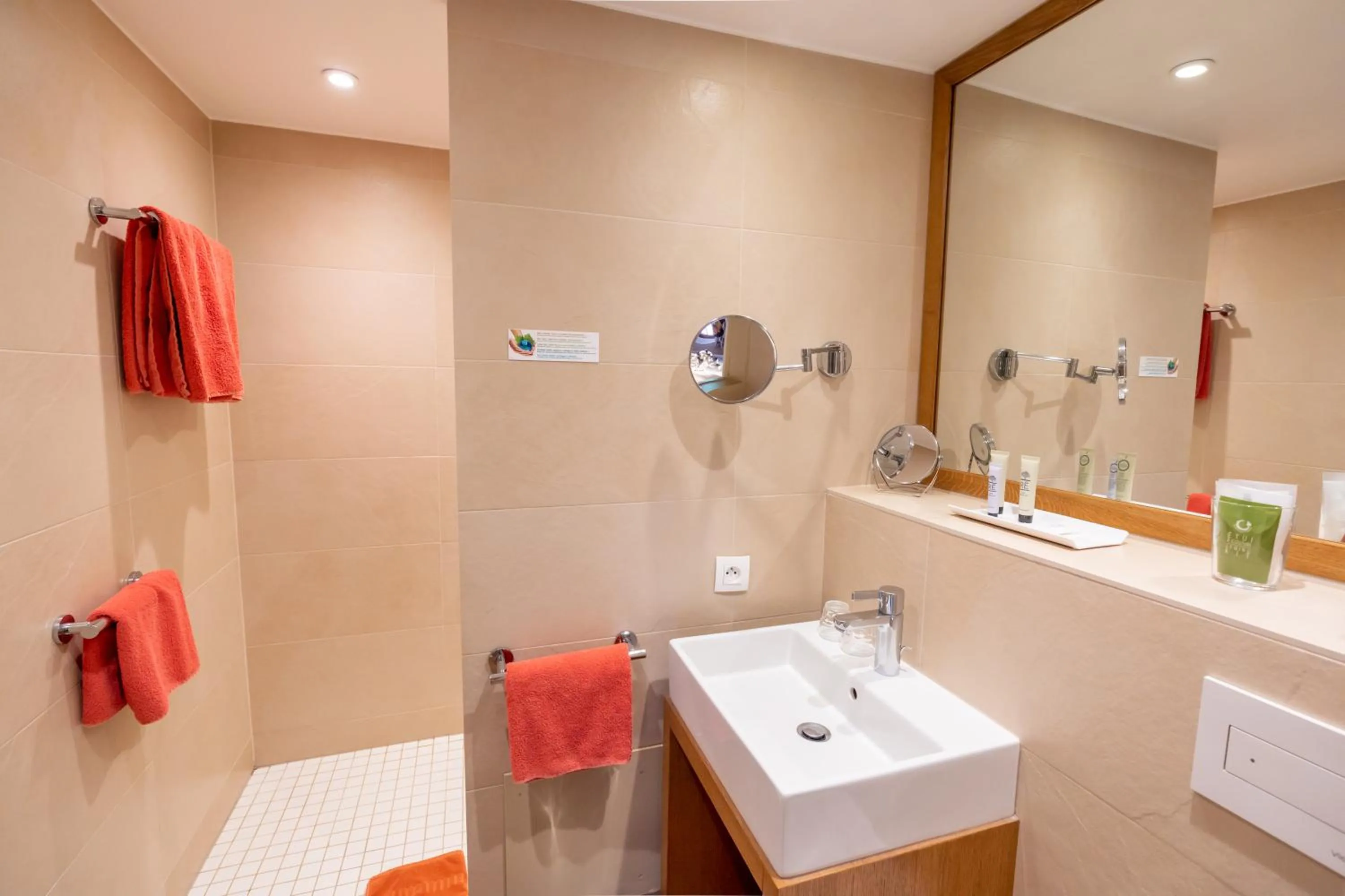 Shower in Hotel à l'Oriel