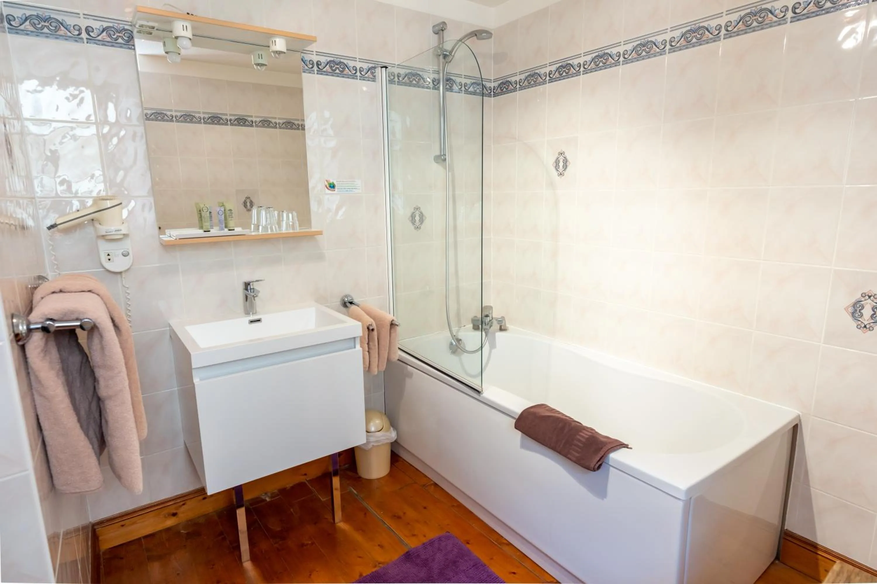 Bath in Hotel à l'Oriel