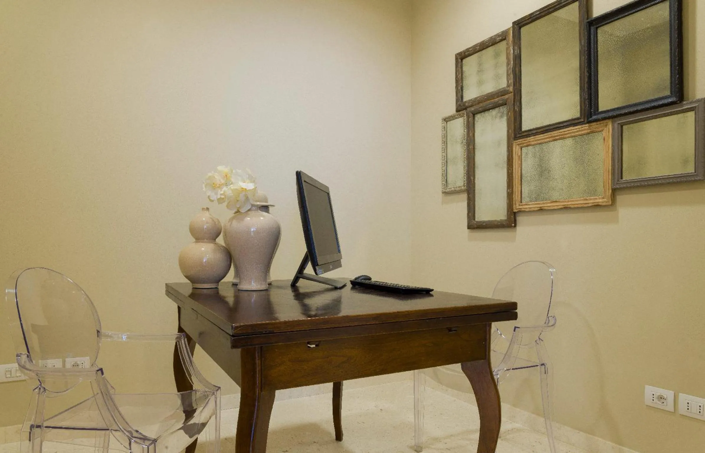 Seating area in Palazzo Bezzi Hotel