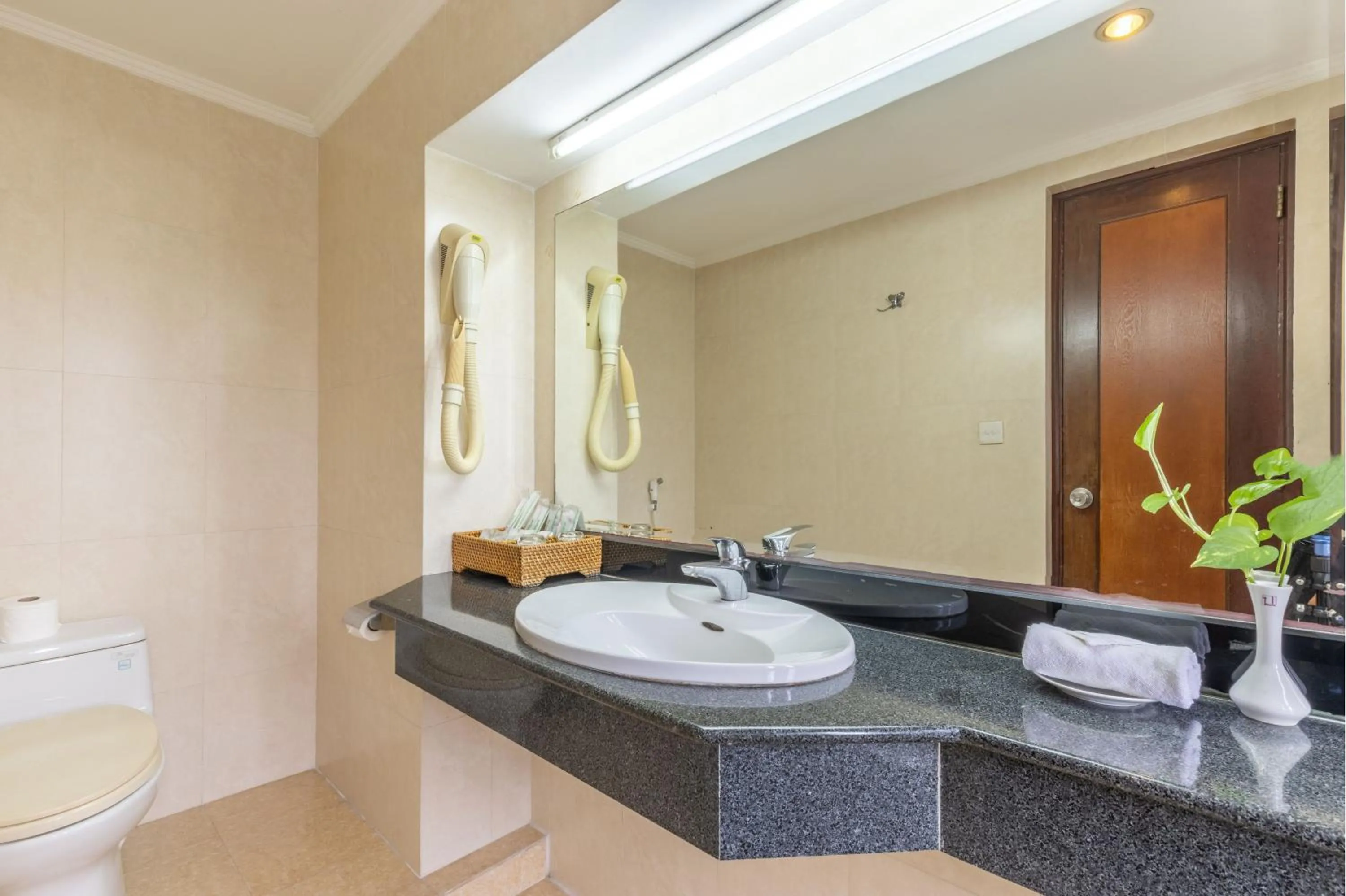 Bathroom in Thang Loi Hotel Hanoi