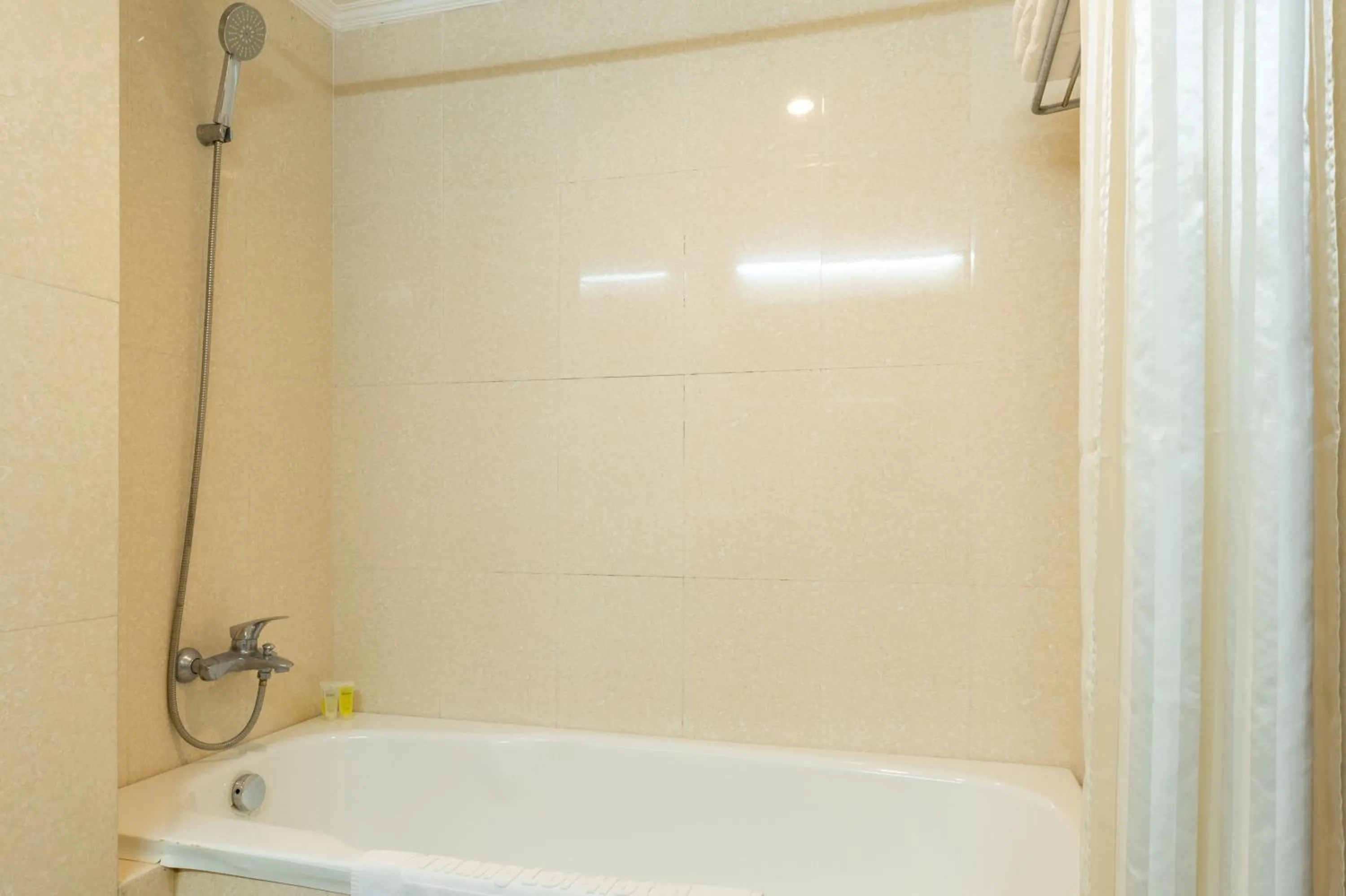 Bathroom in Thang Loi Hotel Hanoi