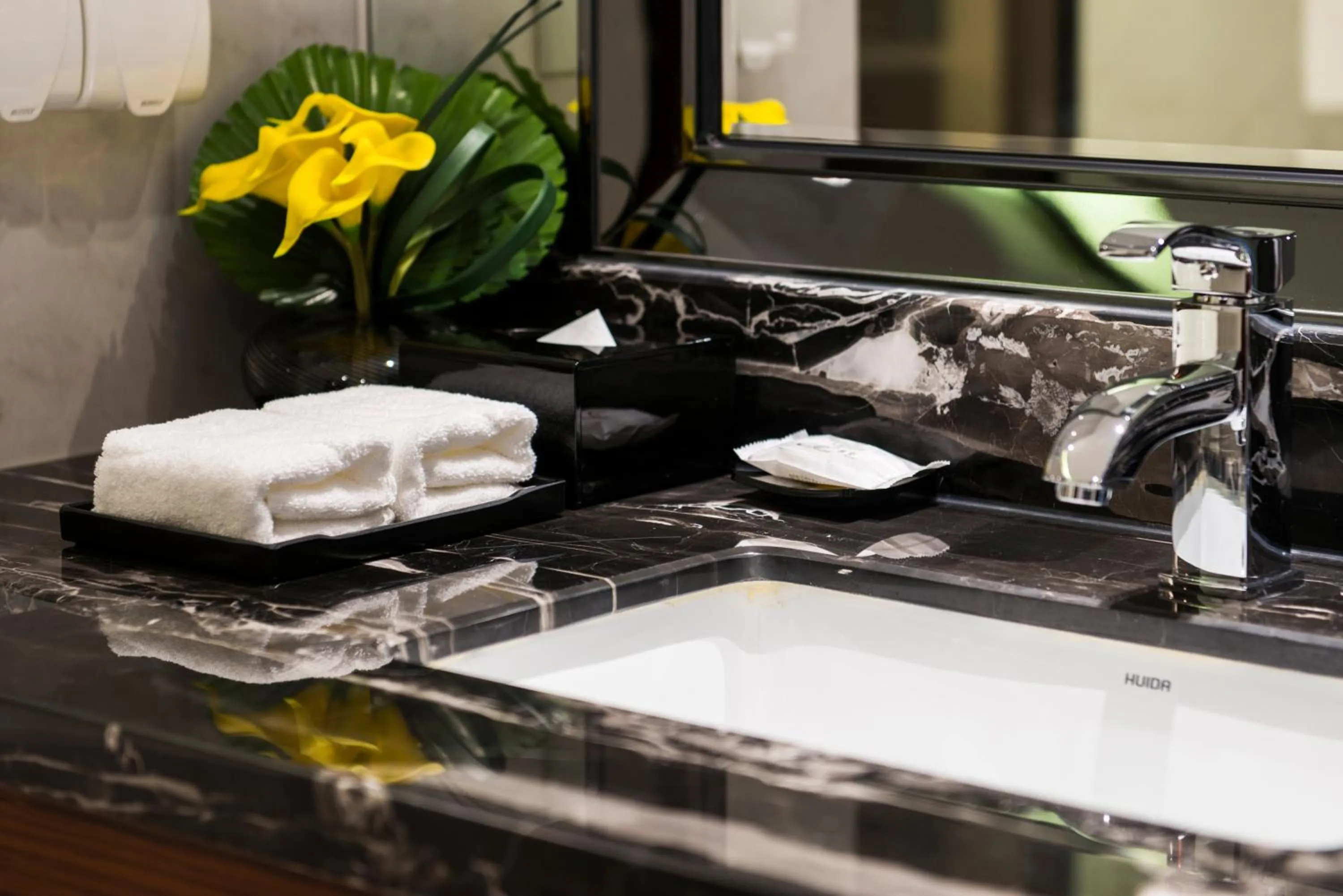 Bathroom in Jianghai Country Garden Phoenix Hotel