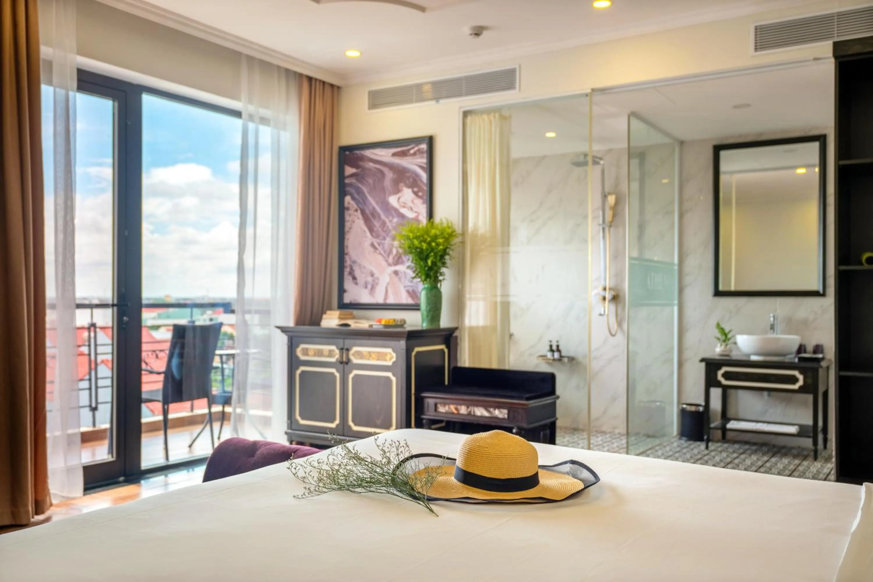 Bed in Athenia Hoi An Boutique Hotel & Spa