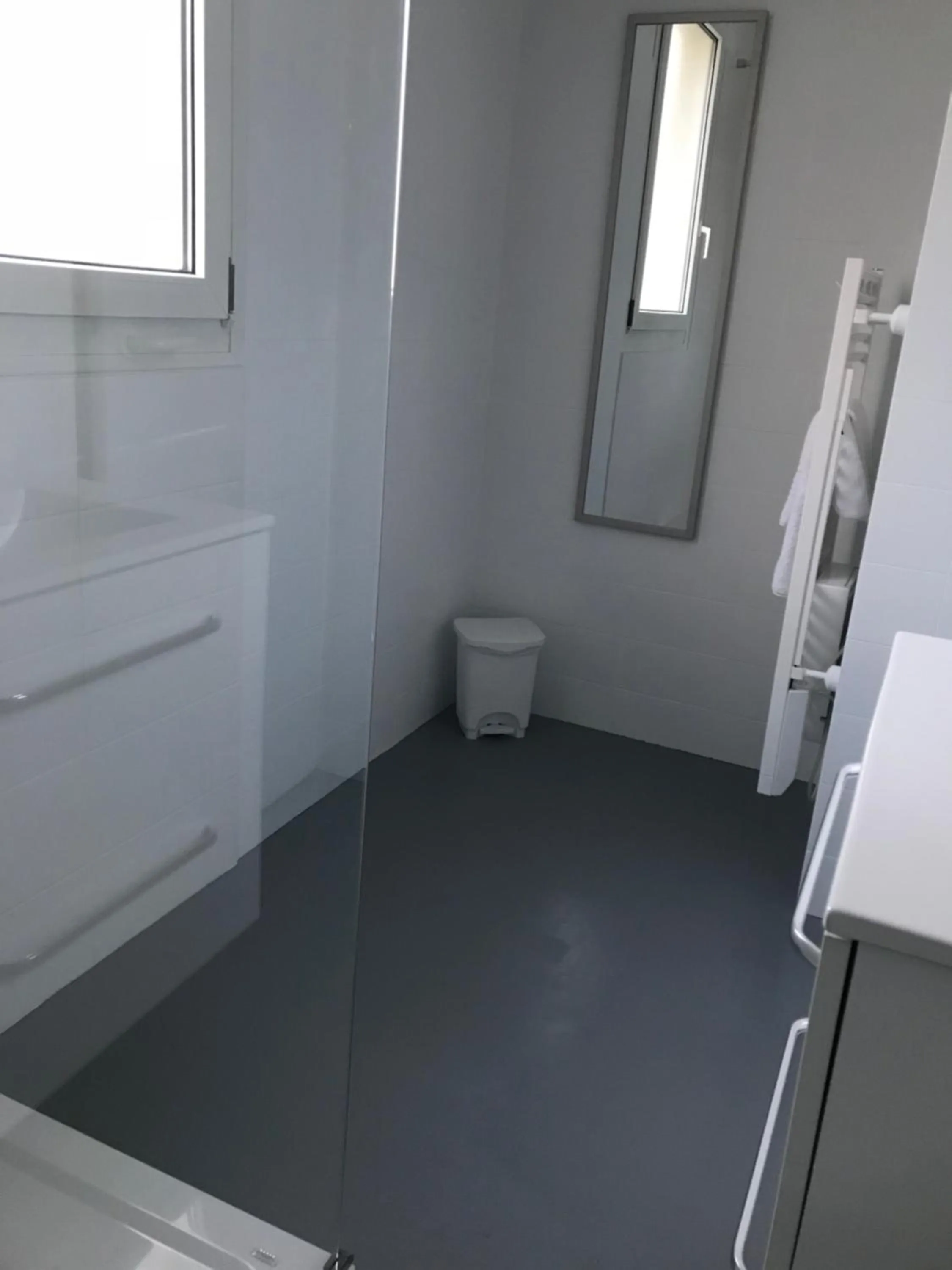 Bathroom in Hôtel Le Cerizay