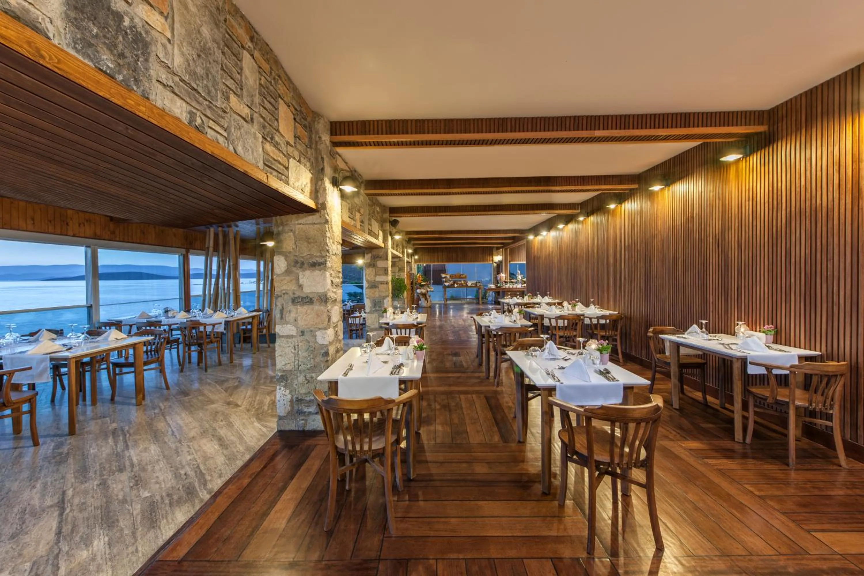 Restaurant/places to eat in Sarpedor Boutique Hotel
