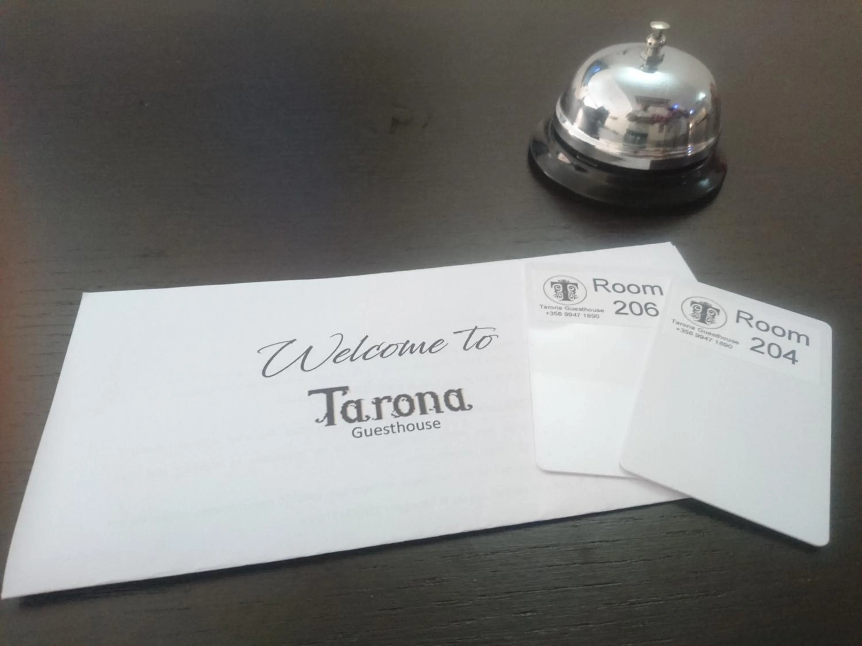 Communal lounge/ TV room in Tarona Guesthouse