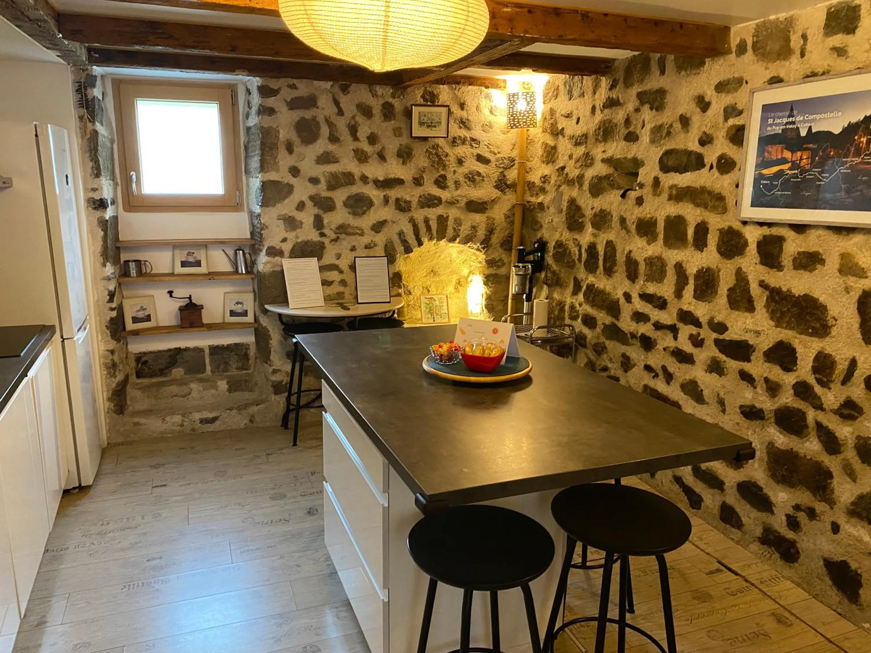 Kitchen or kitchenette in Le gîte du Bessat