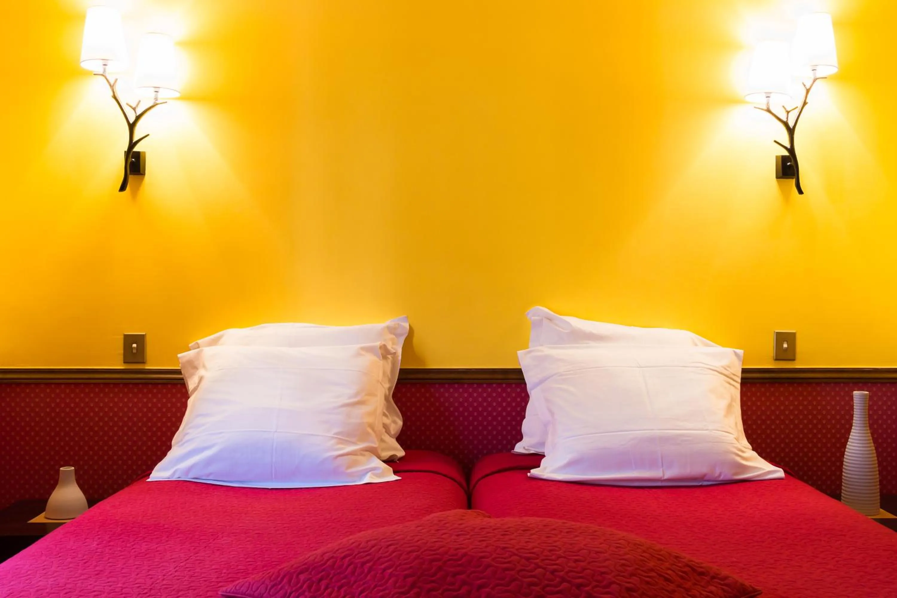 Bedroom, Bed in Hôtel Relais Monceau