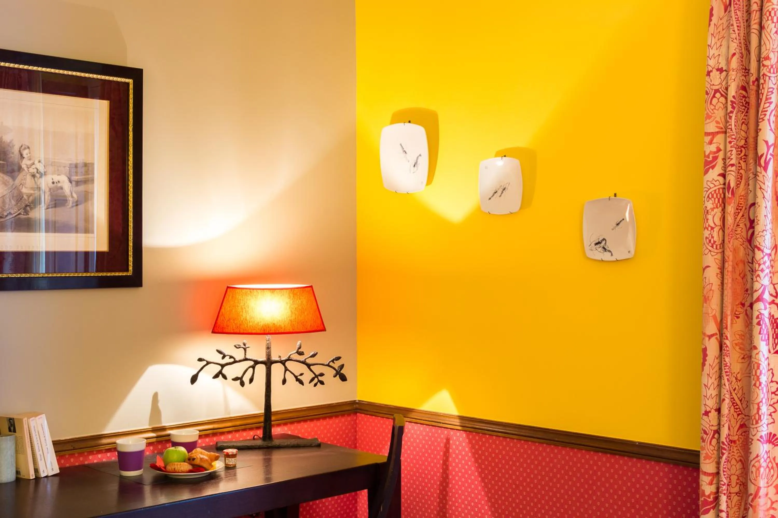 Bedroom, Bed in Hôtel Relais Monceau