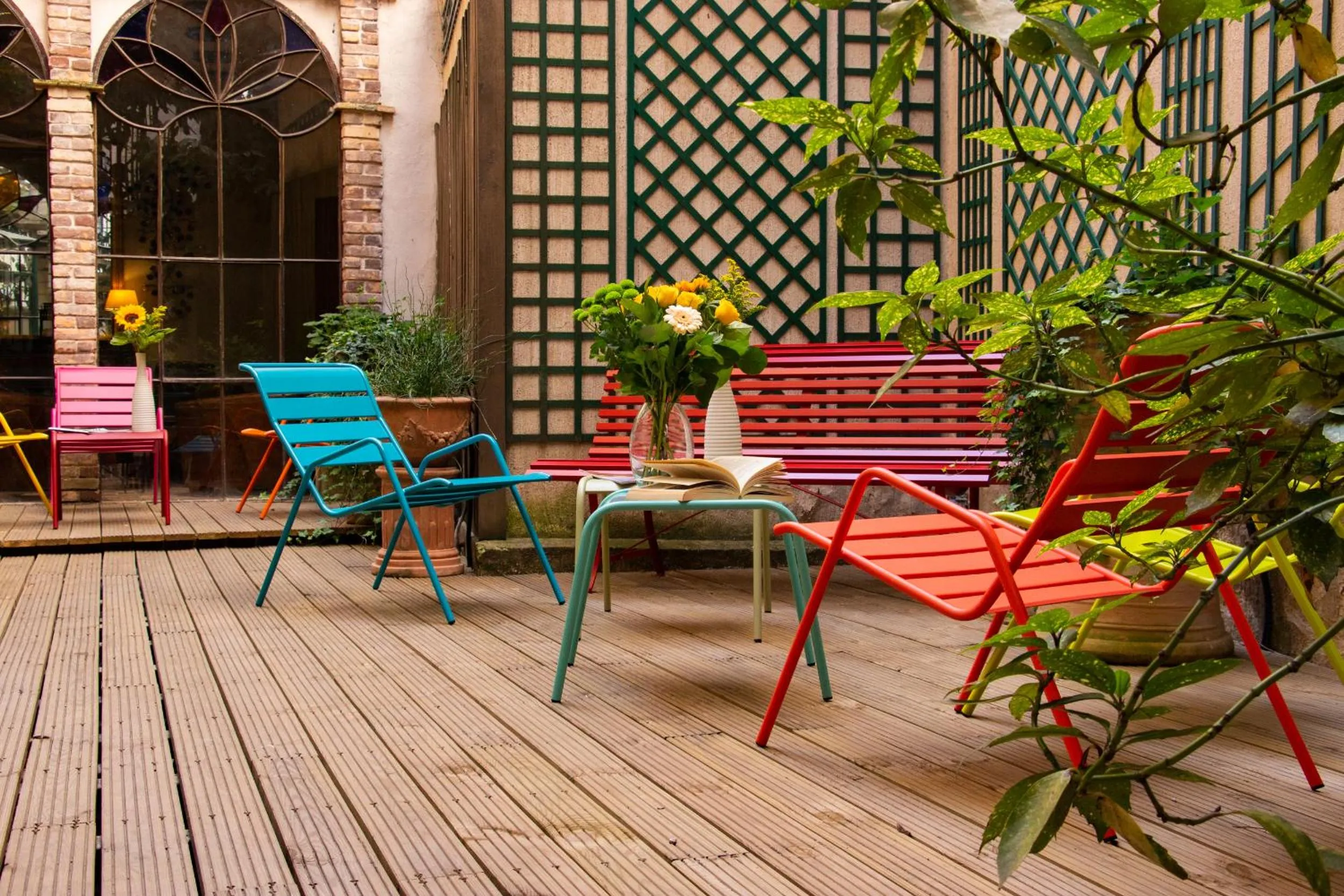 Patio in Hôtel Relais Monceau