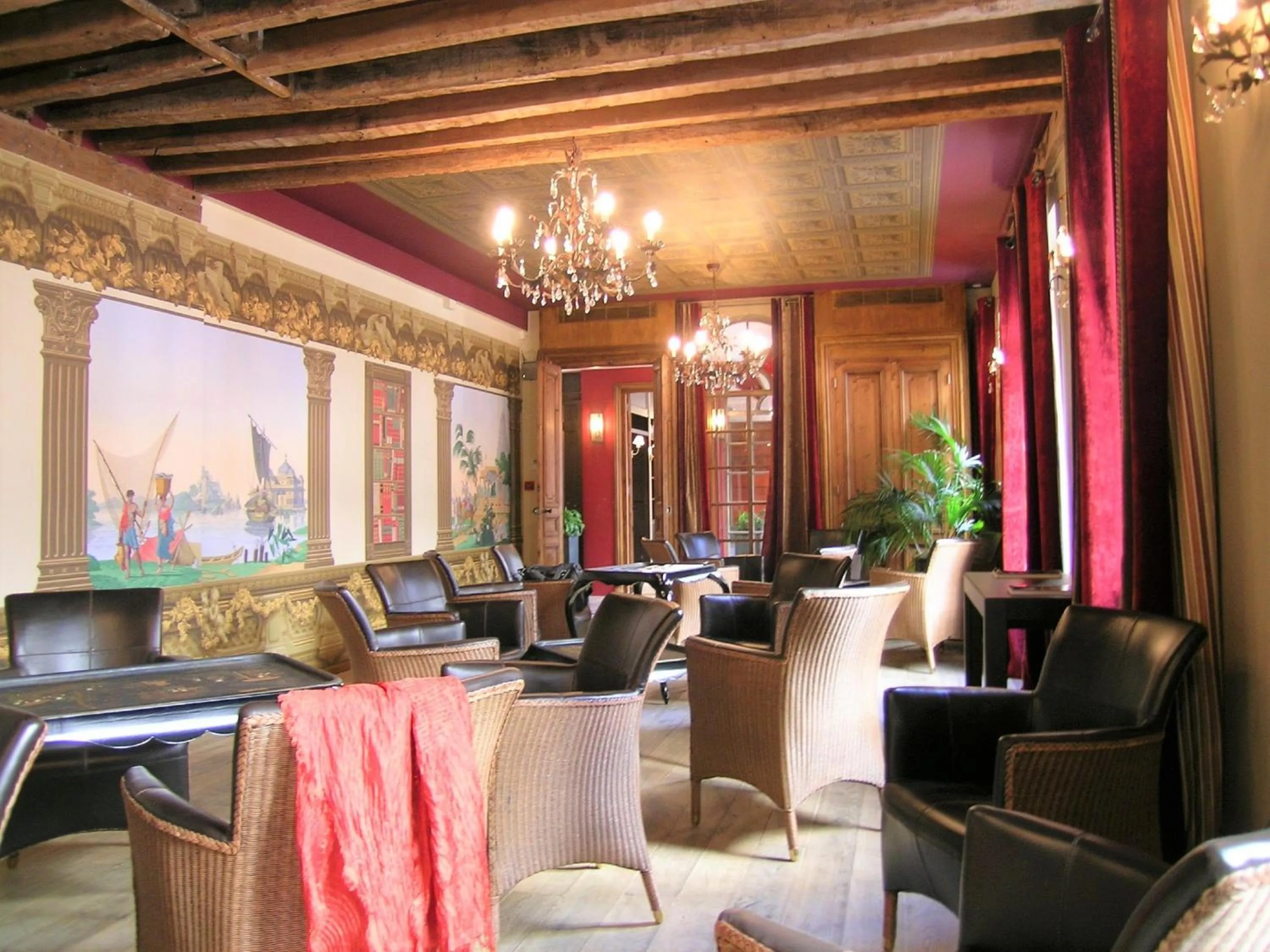 Living room in Hôtel Relais Monceau