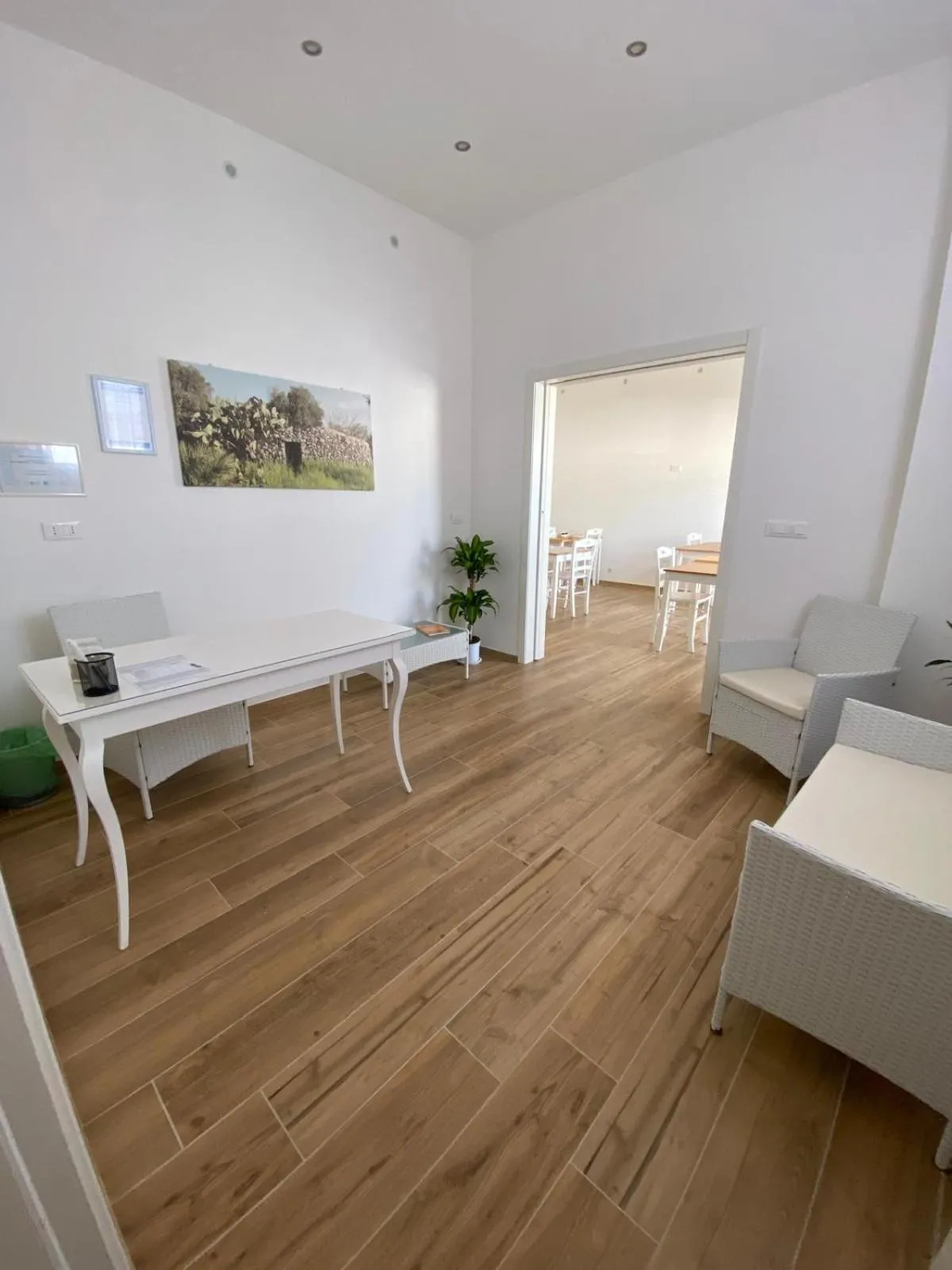 Communal lounge/ TV room, Bed in B&B White Rooms Salento