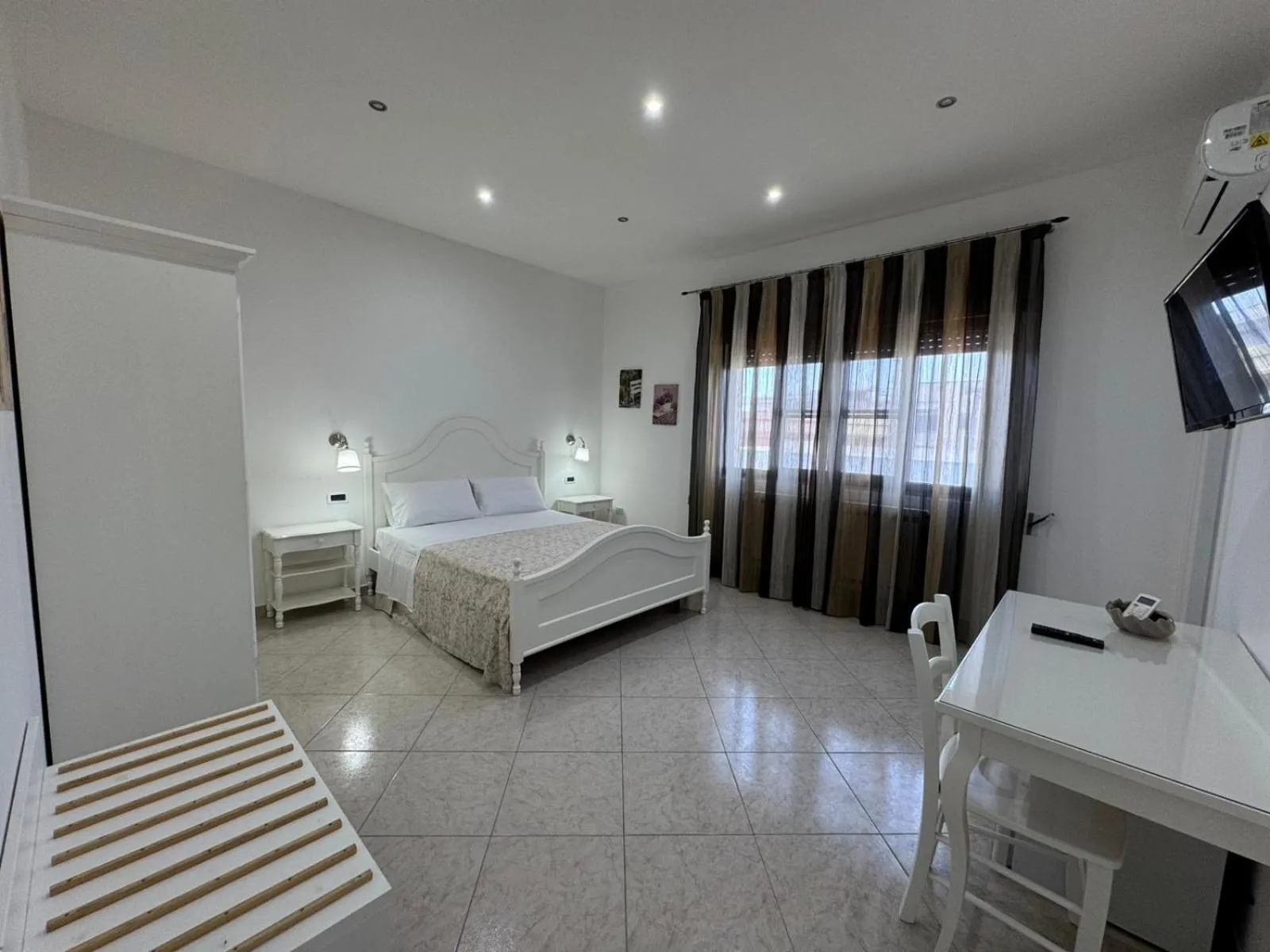 Bedroom, Bed in B&B White Rooms Salento