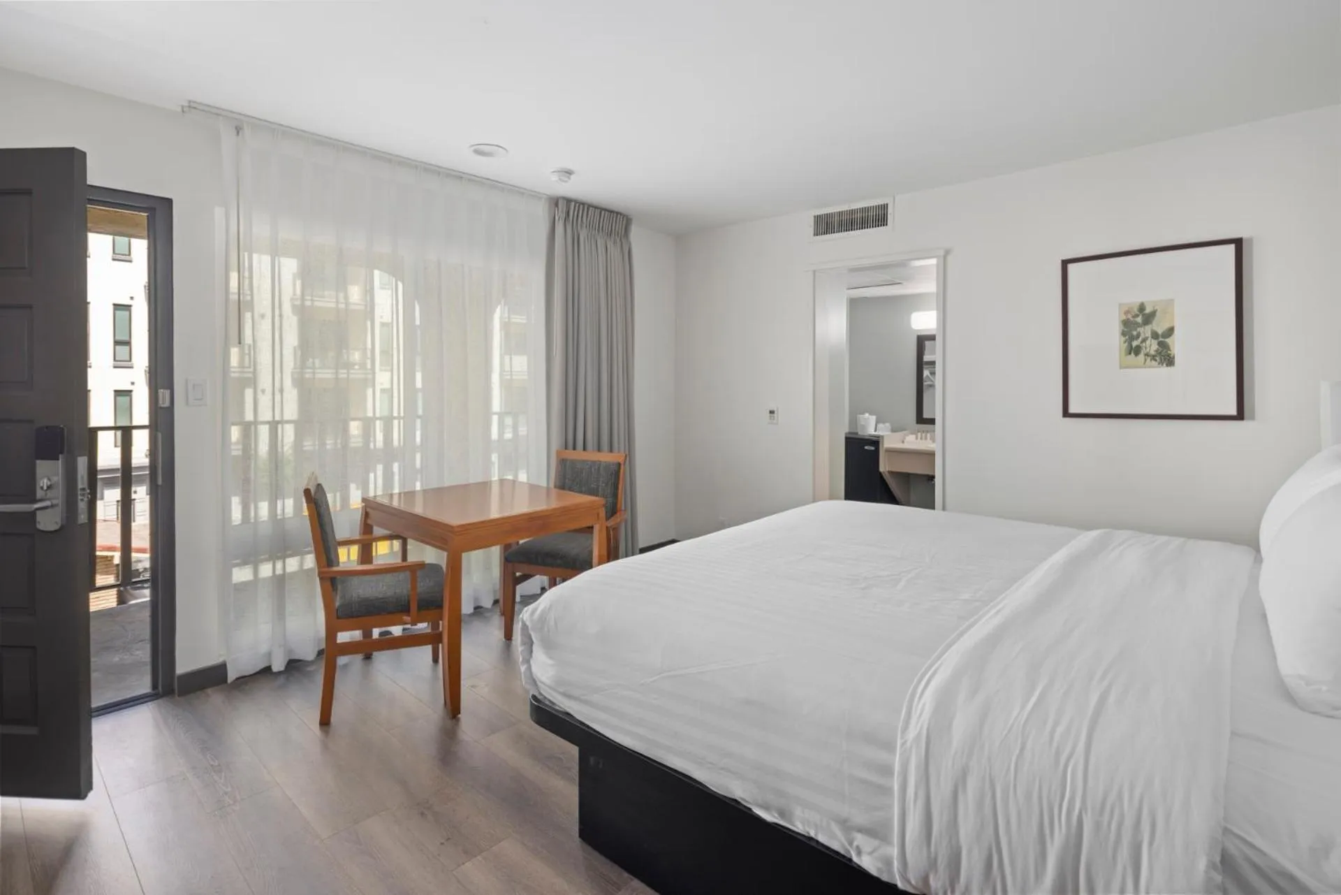 Bed in Vagabond Inn Glendale