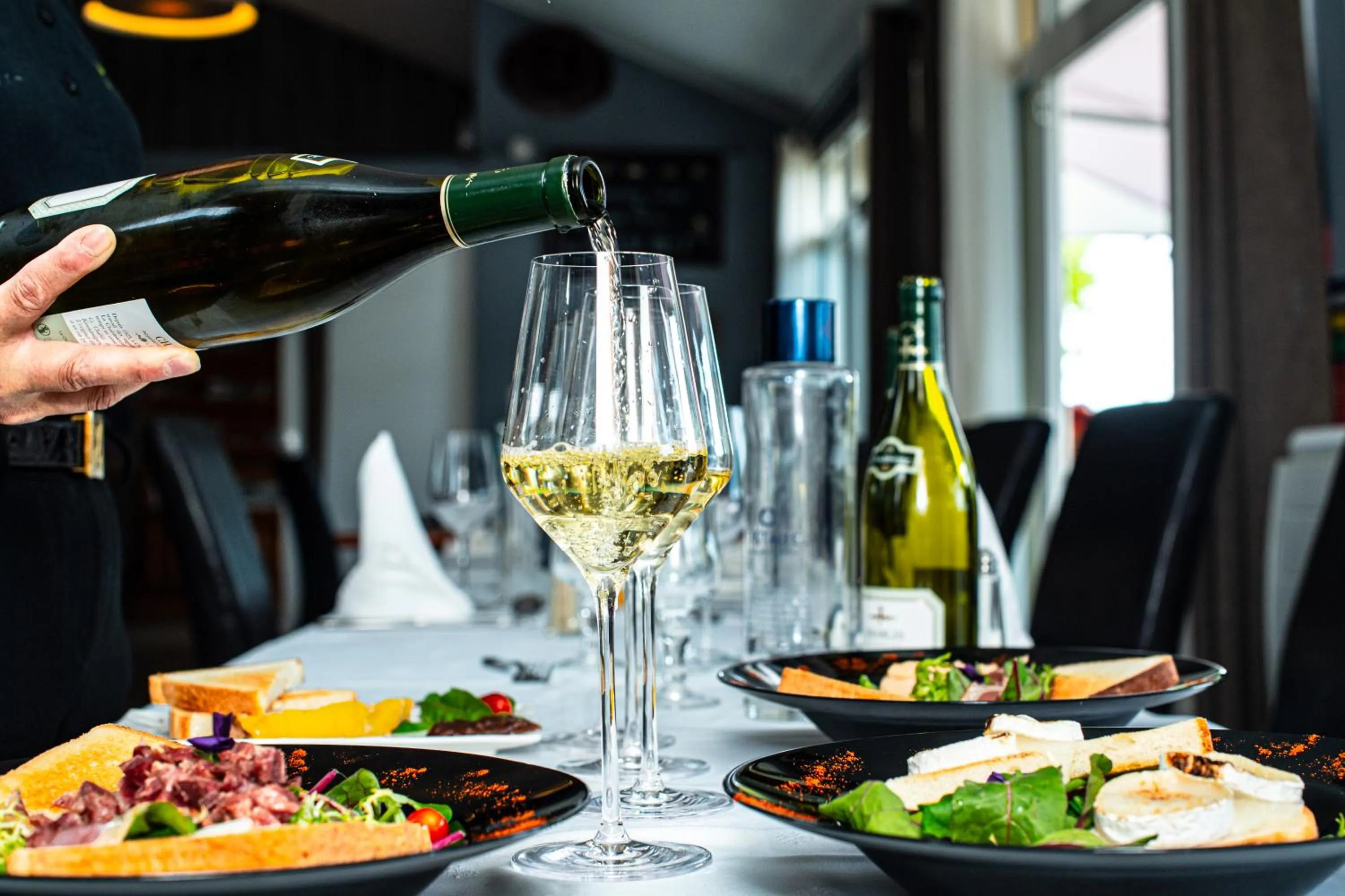 Restaurant/places to eat in Logis Hôtel - Le Relais du Parisis