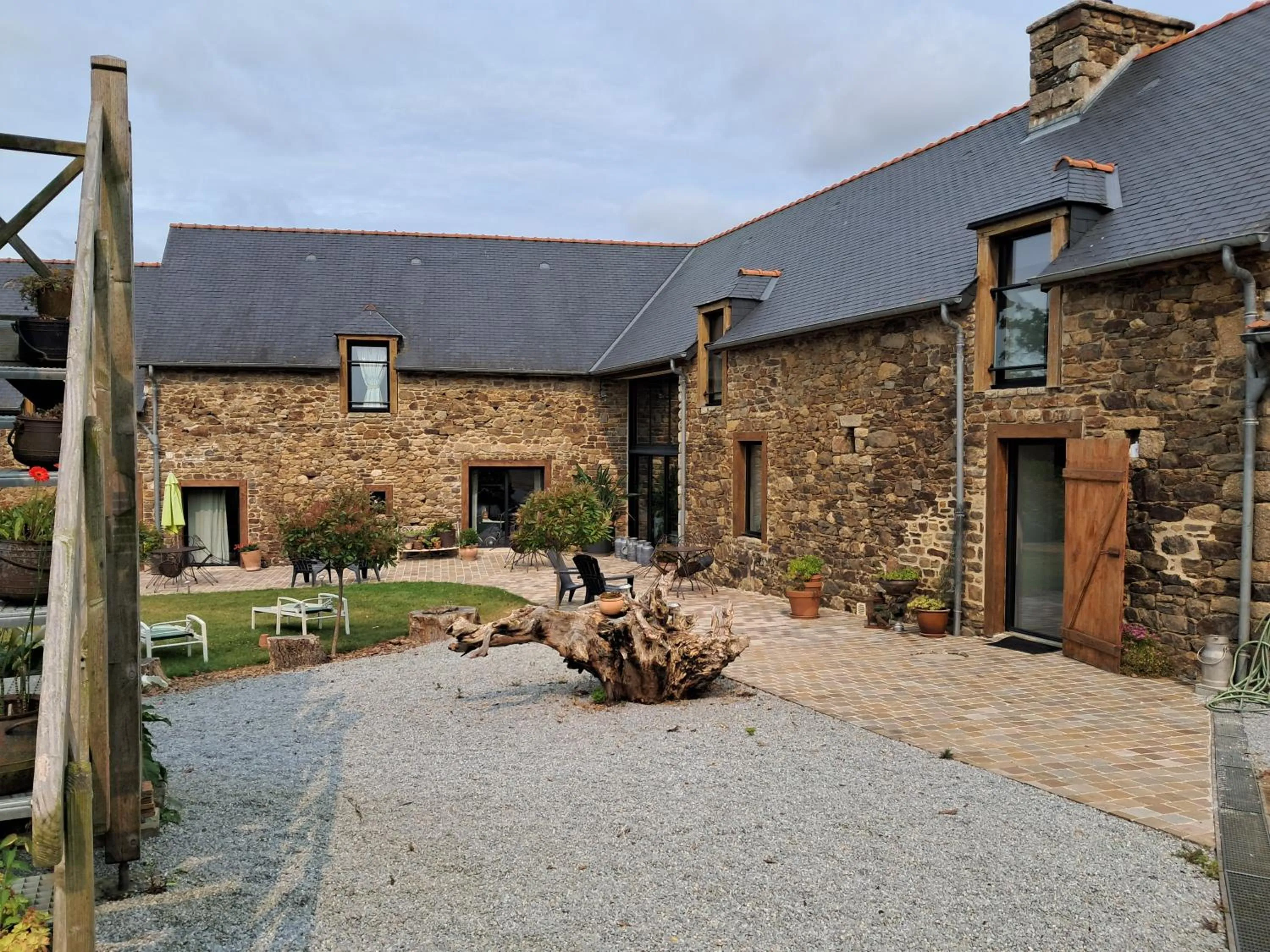 Property building in Aux Greniers à Rêves