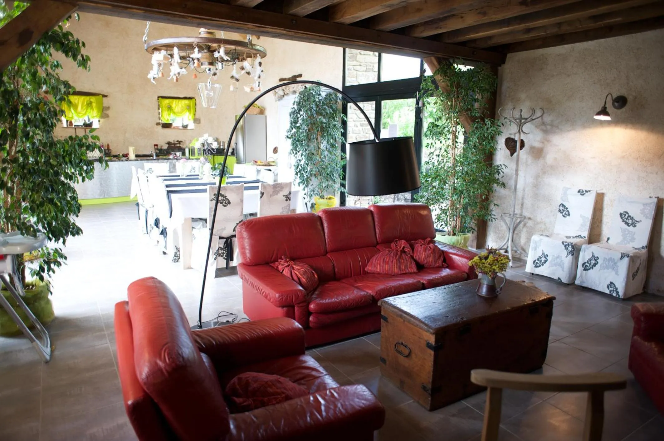 Lounge or bar in Aux Greniers à Rêves