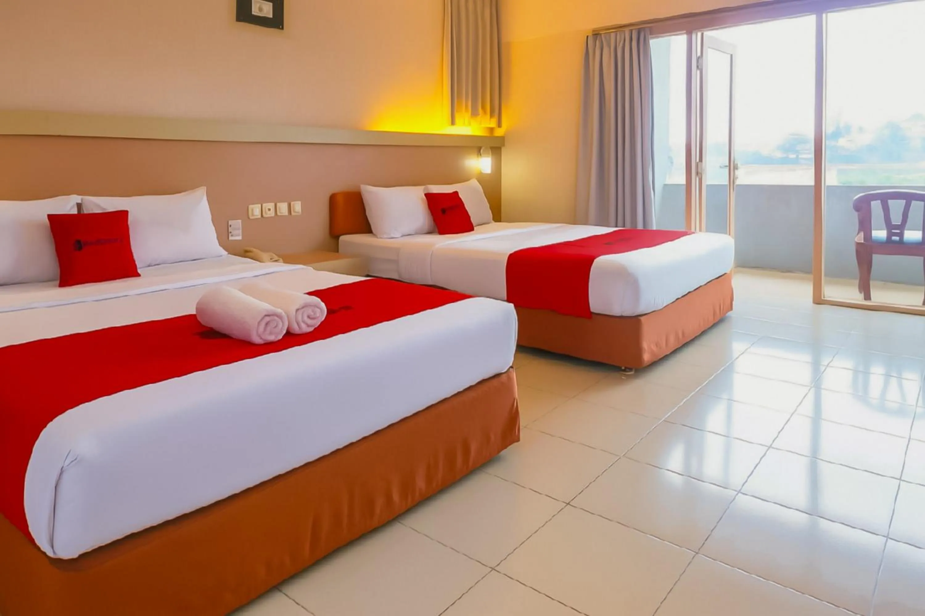 Bedroom, Bed in RedDoorz near UPI Setiabudhi Bandung