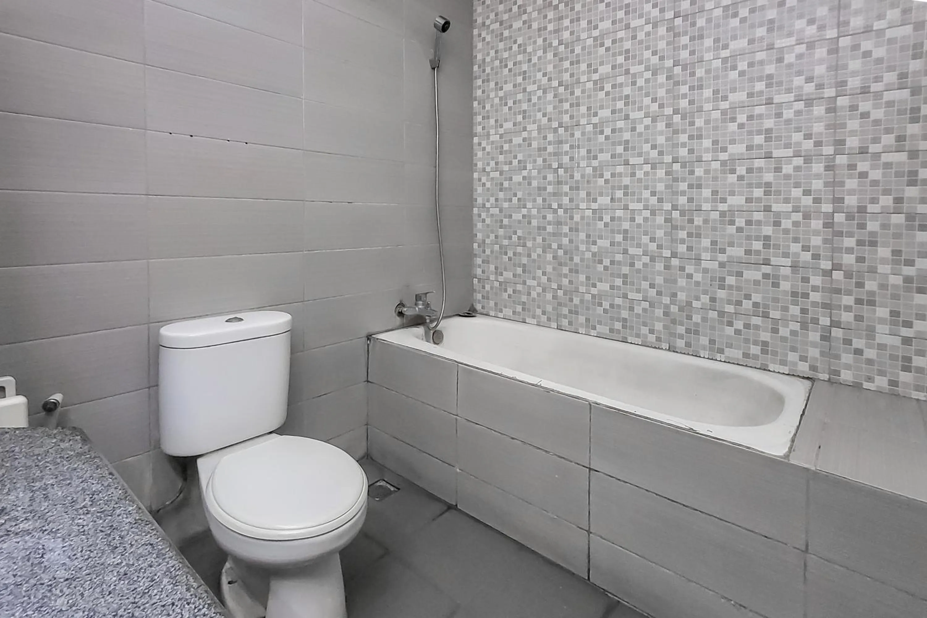 Bathroom in RedDoorz near UPI Setiabudhi Bandung