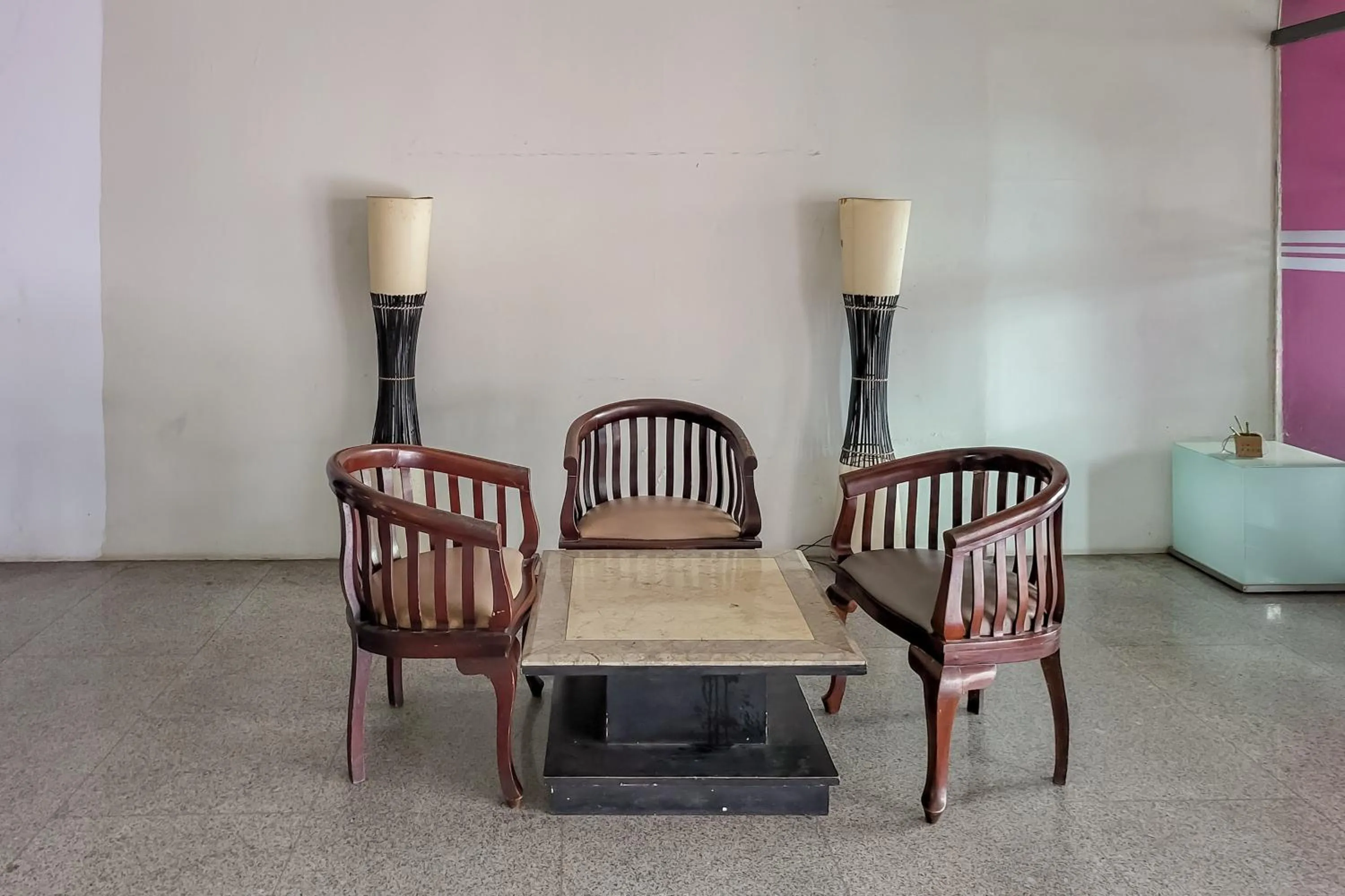 Seating area in RedDoorz near UPI Setiabudhi Bandung