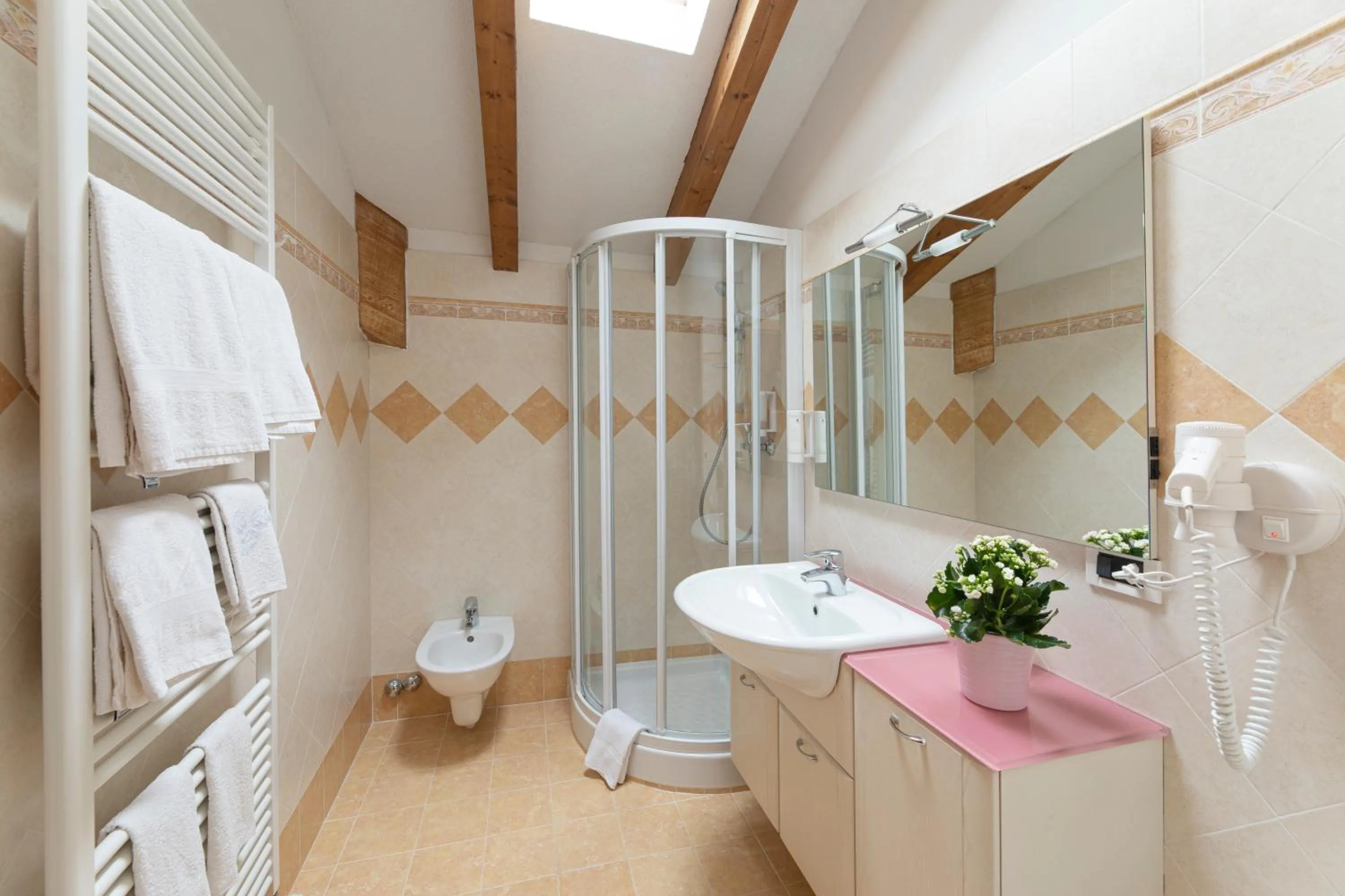 Shower in Rifugio Cereda