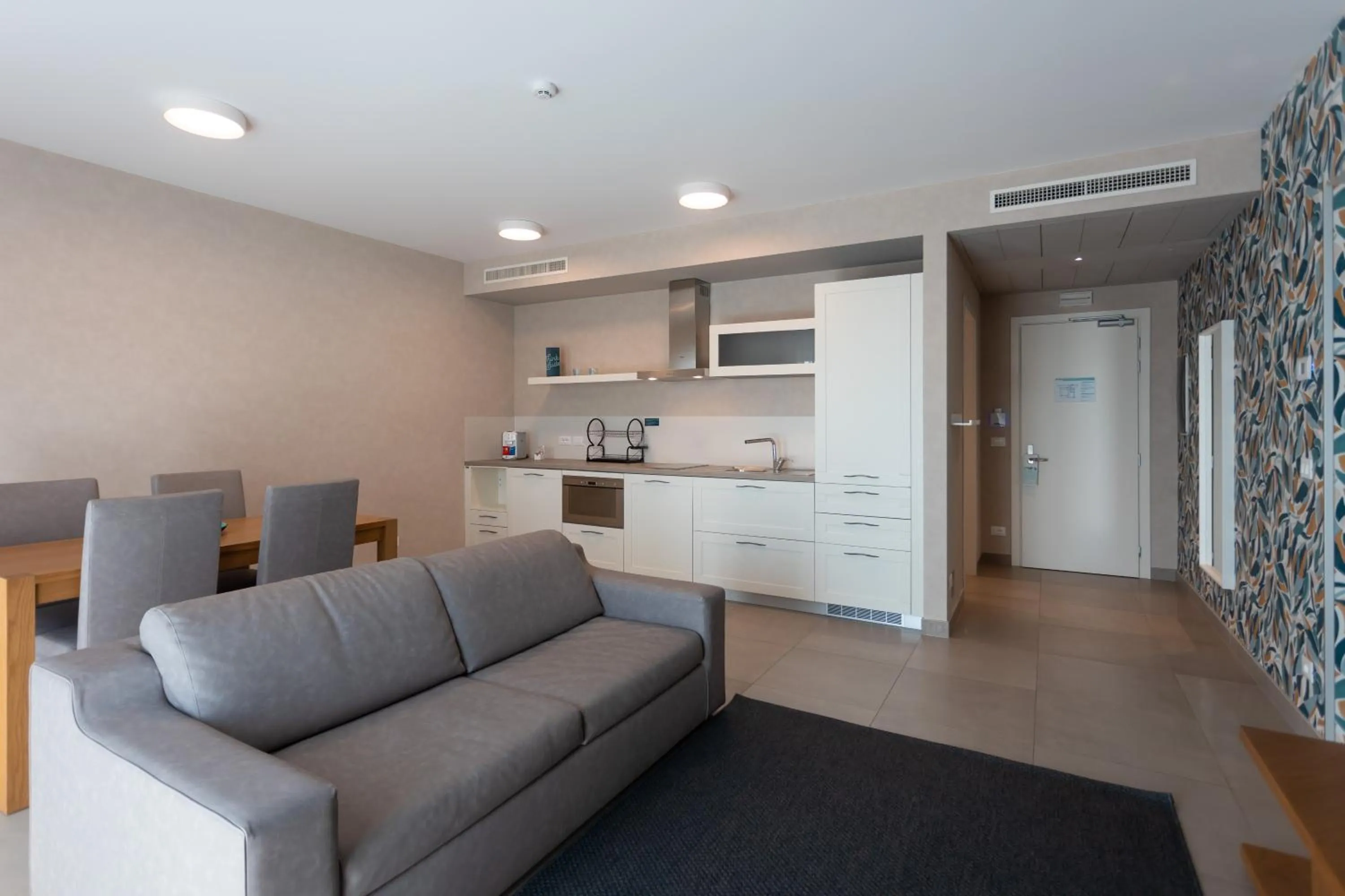 Kitchen or kitchenette in Mosella Suite Hotel