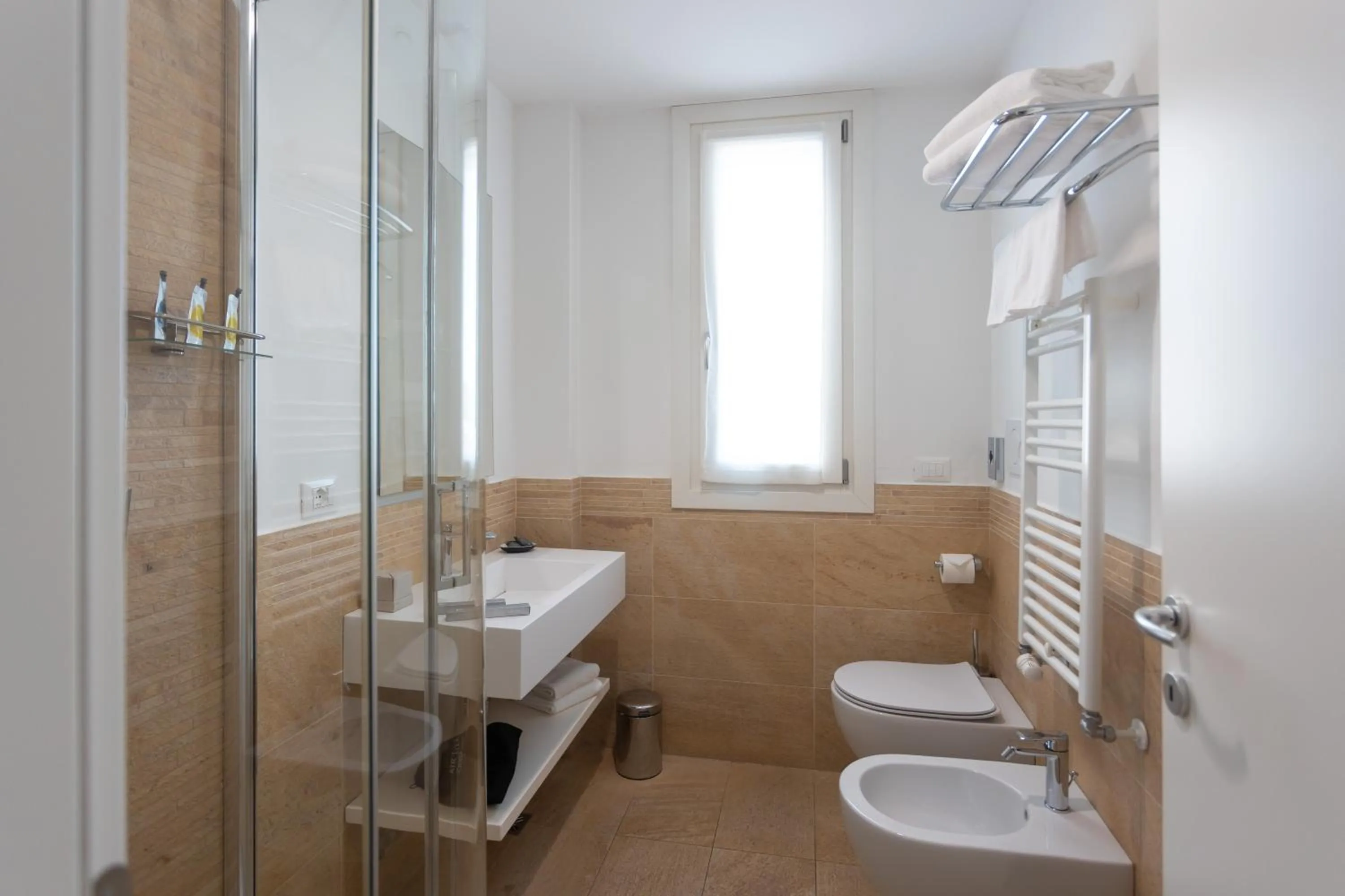 Bathroom in Mosella Suite Hotel