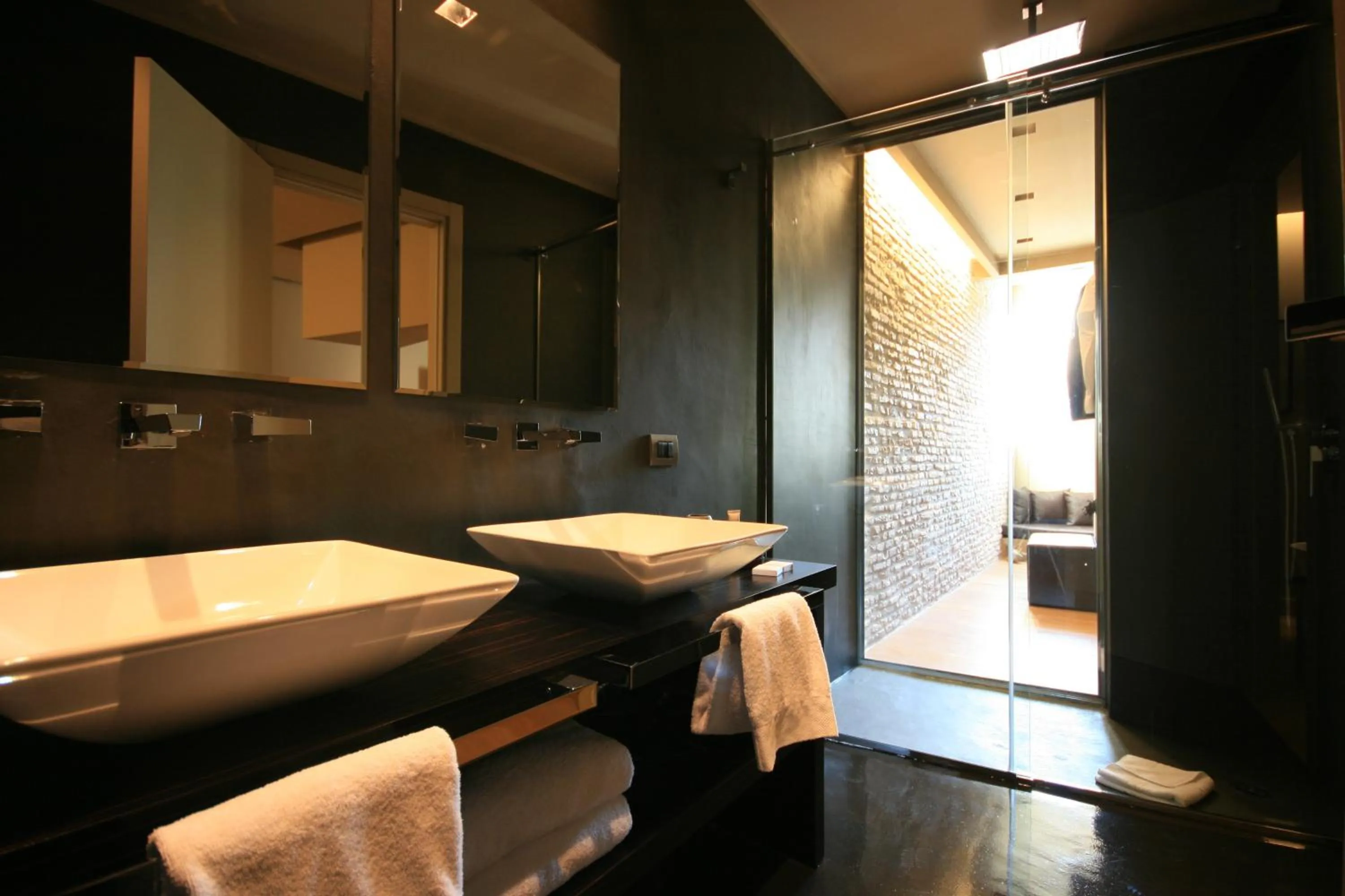 Bathroom in Campo Marzio Luxury Suites