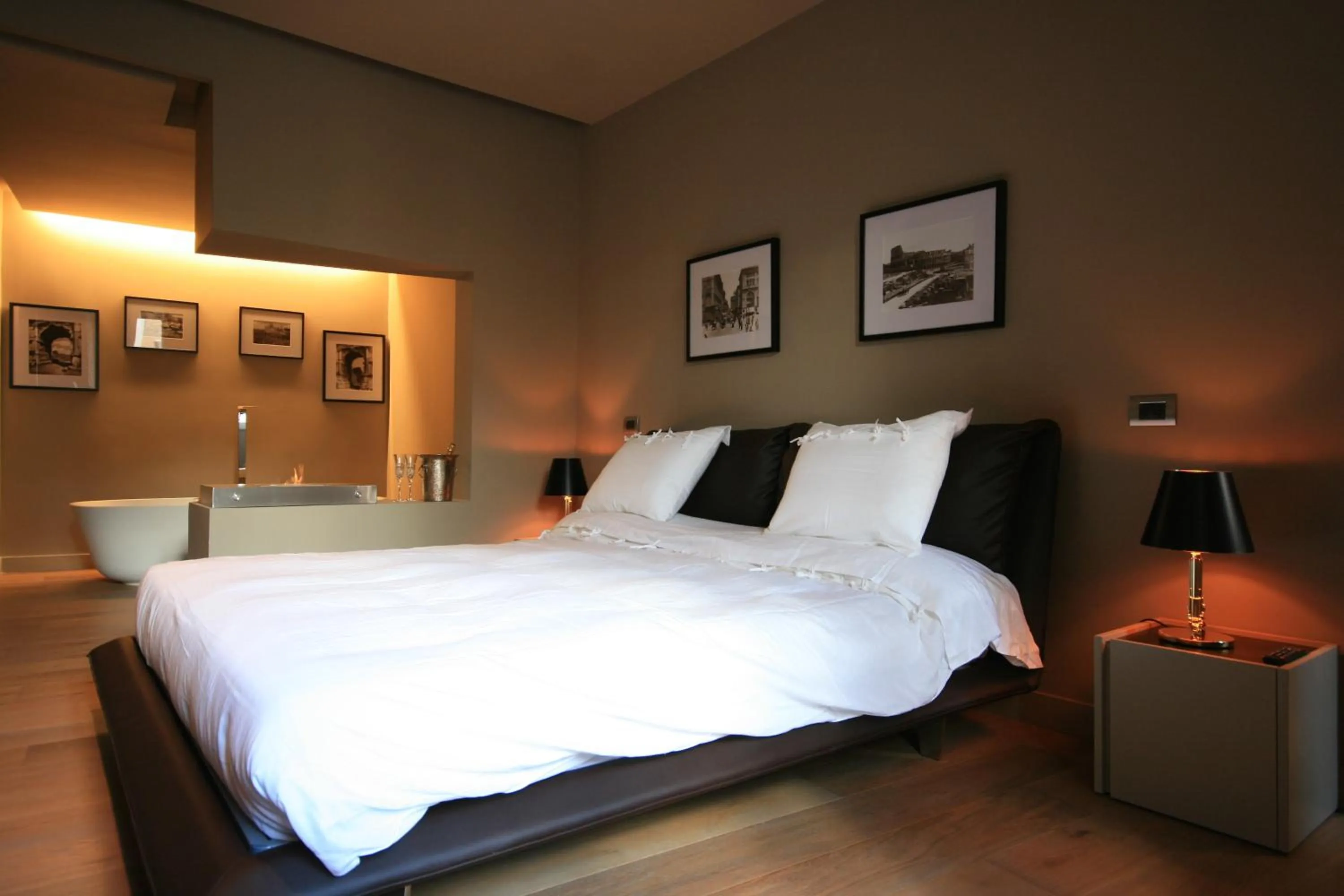 Photo of the whole room, Bed in Campo Marzio Luxury Suites