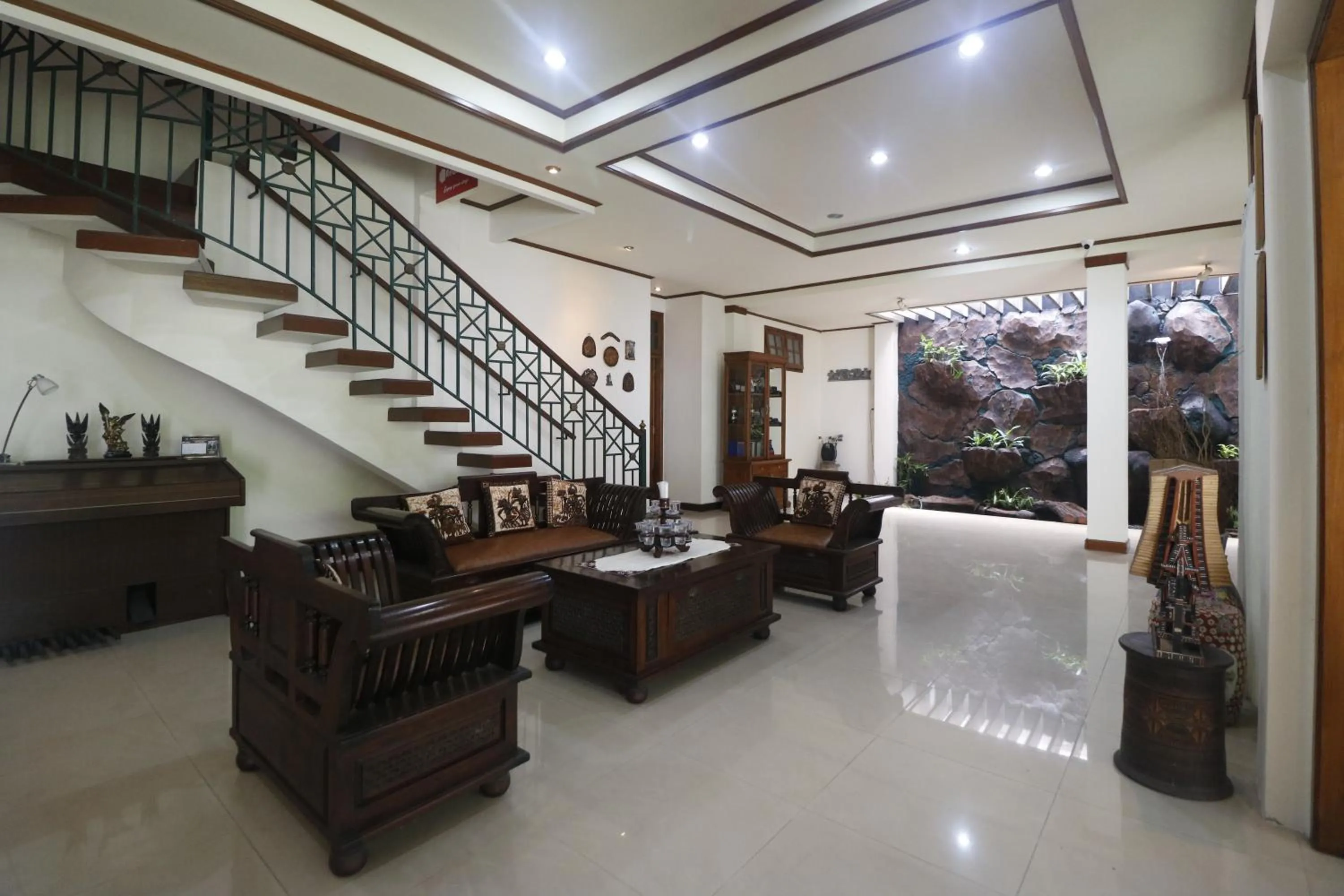 Area and facilities in RedDoorz Syariah near Gelora Delta Sidoarjo