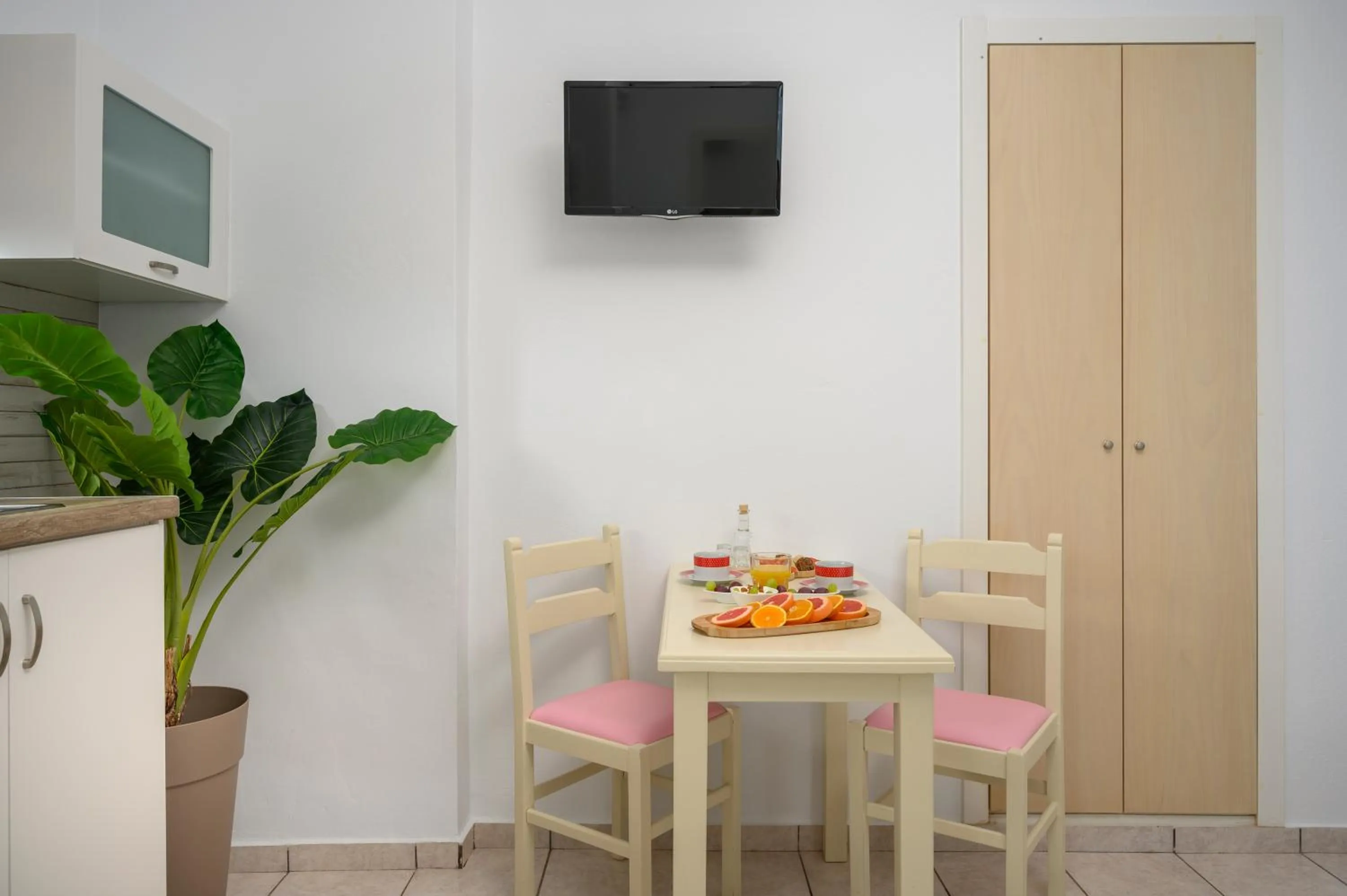 Dining area in Hermes Beach Front