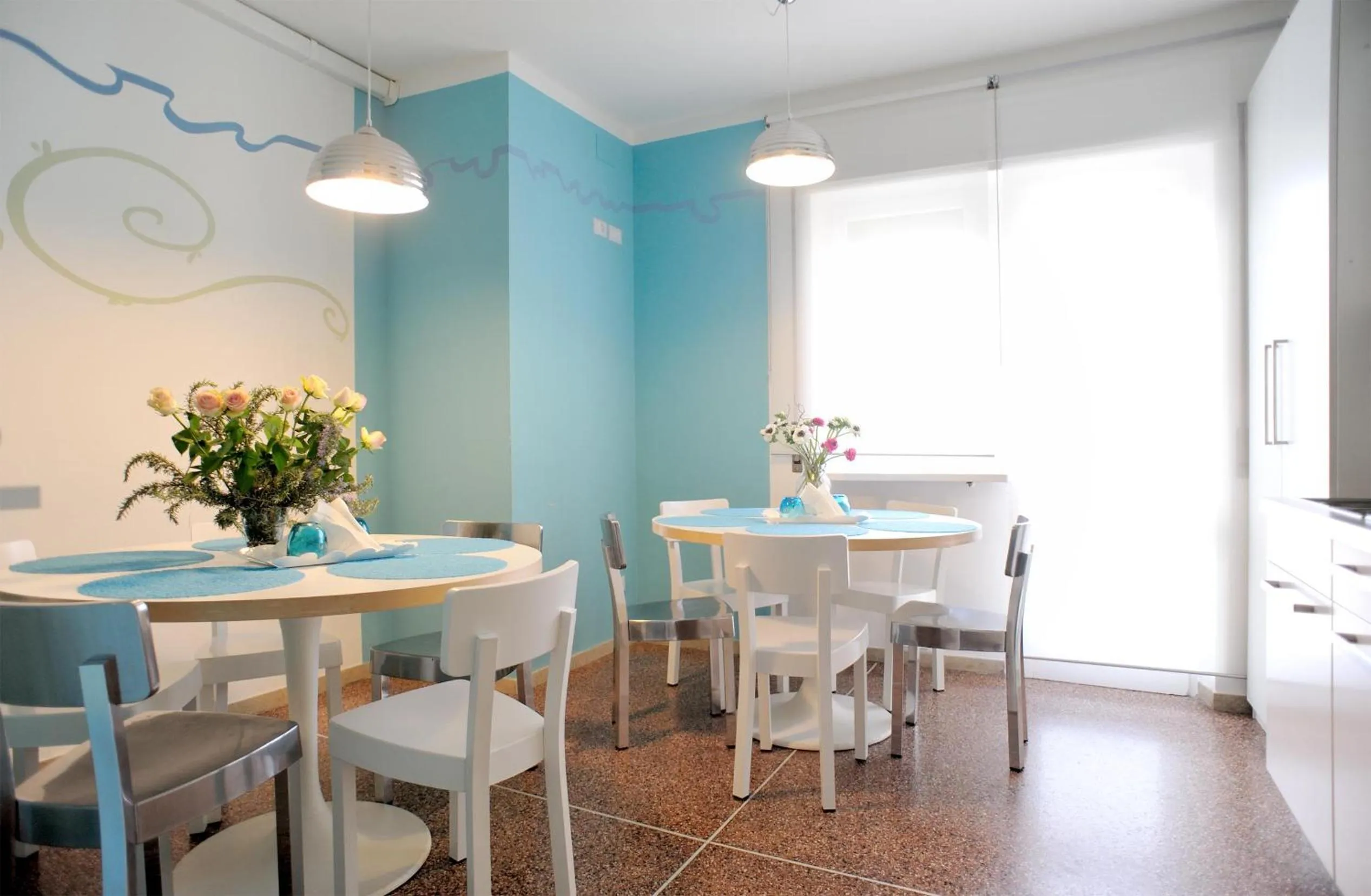 Kitchen or kitchenette in Stop & Sleep Udine