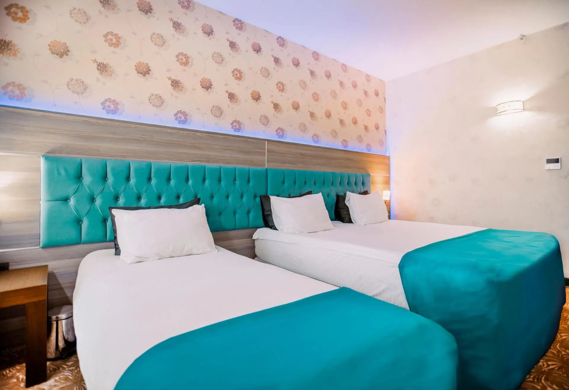 Photo of the whole room in Highway Otel