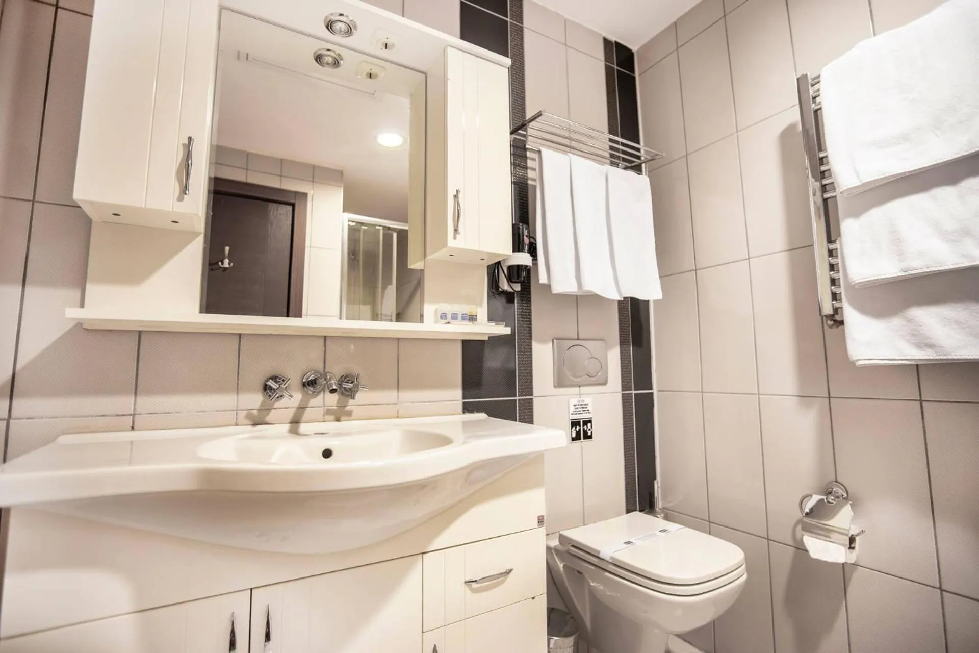 Bathroom in Highway Otel