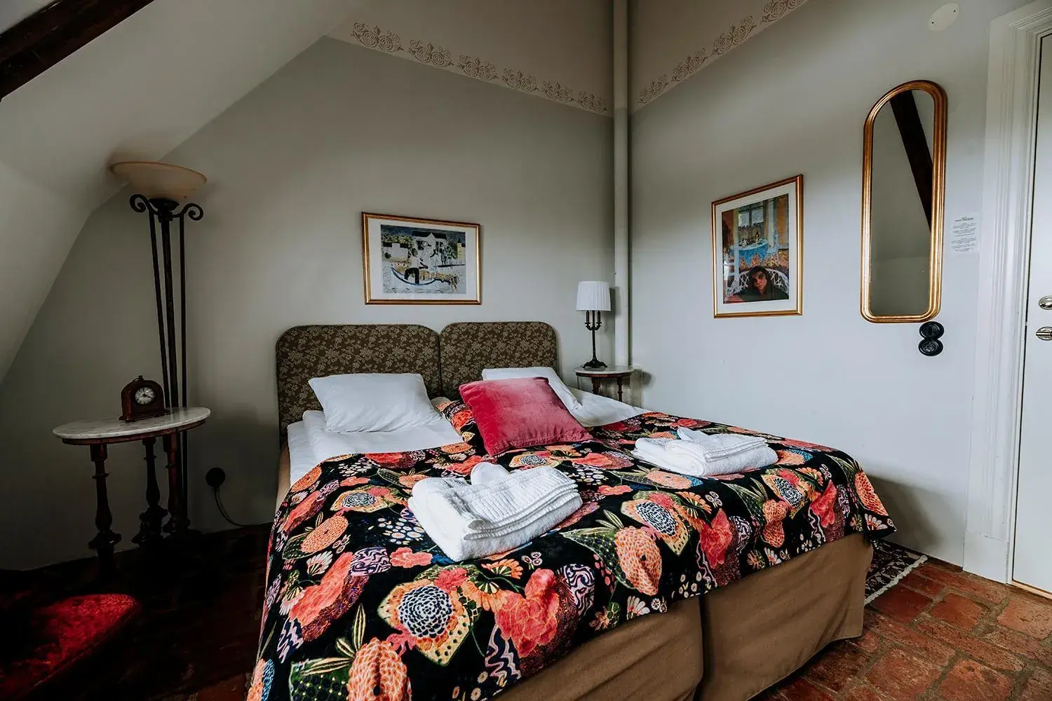 Double Room with Shared Bathroom - single occupancy in Teleborgs Slott Double Room with Shared Bathroom - single occupancy in Teleborgs Slott