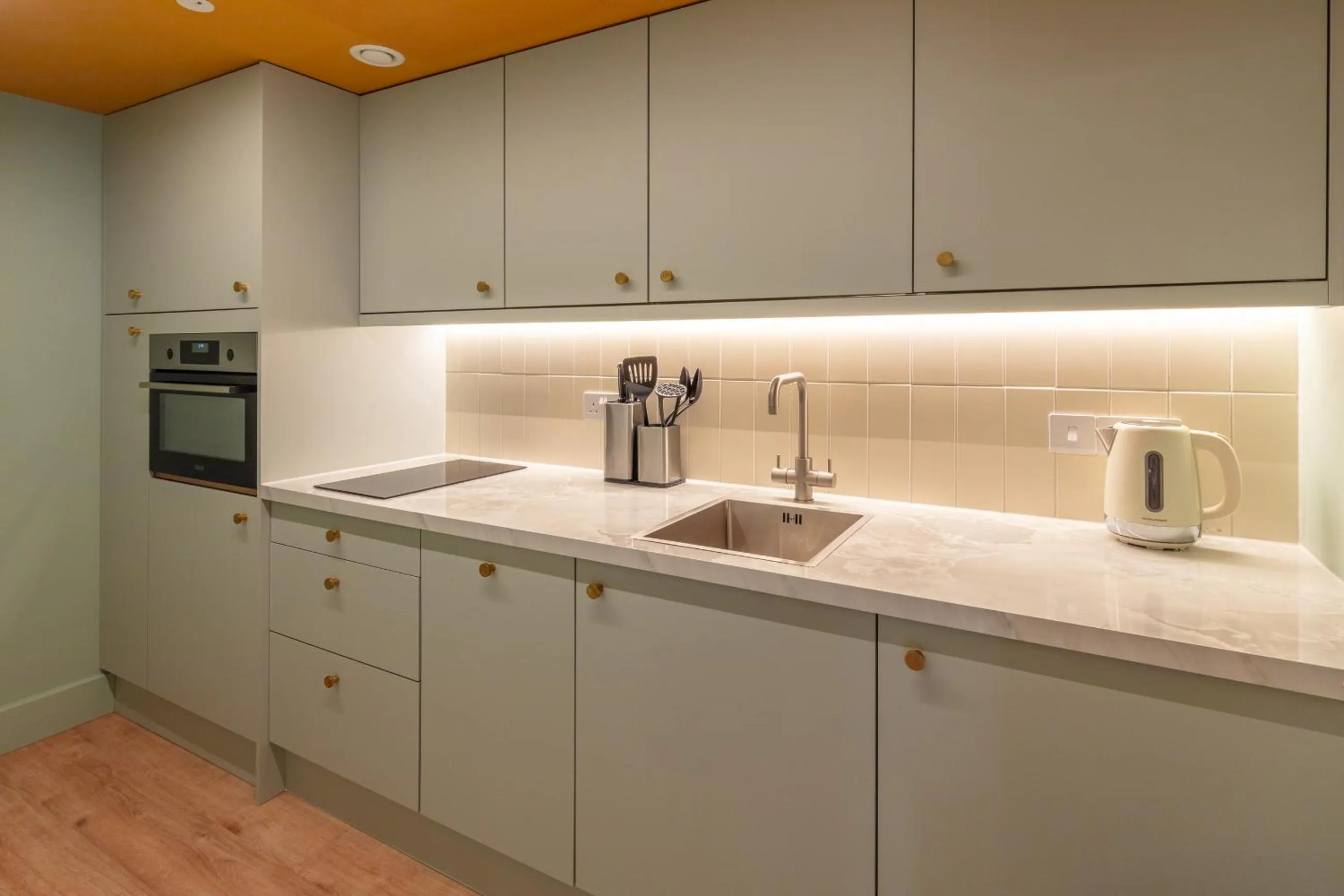 Kitchen or kitchenette in SeaSpace