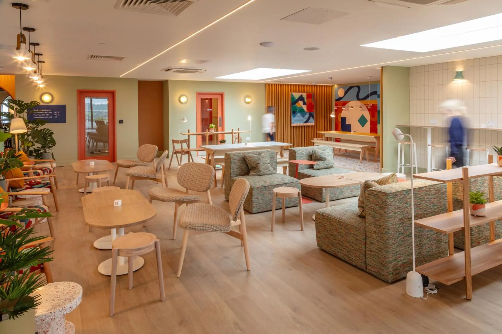 Restaurant/places to eat in SeaSpace