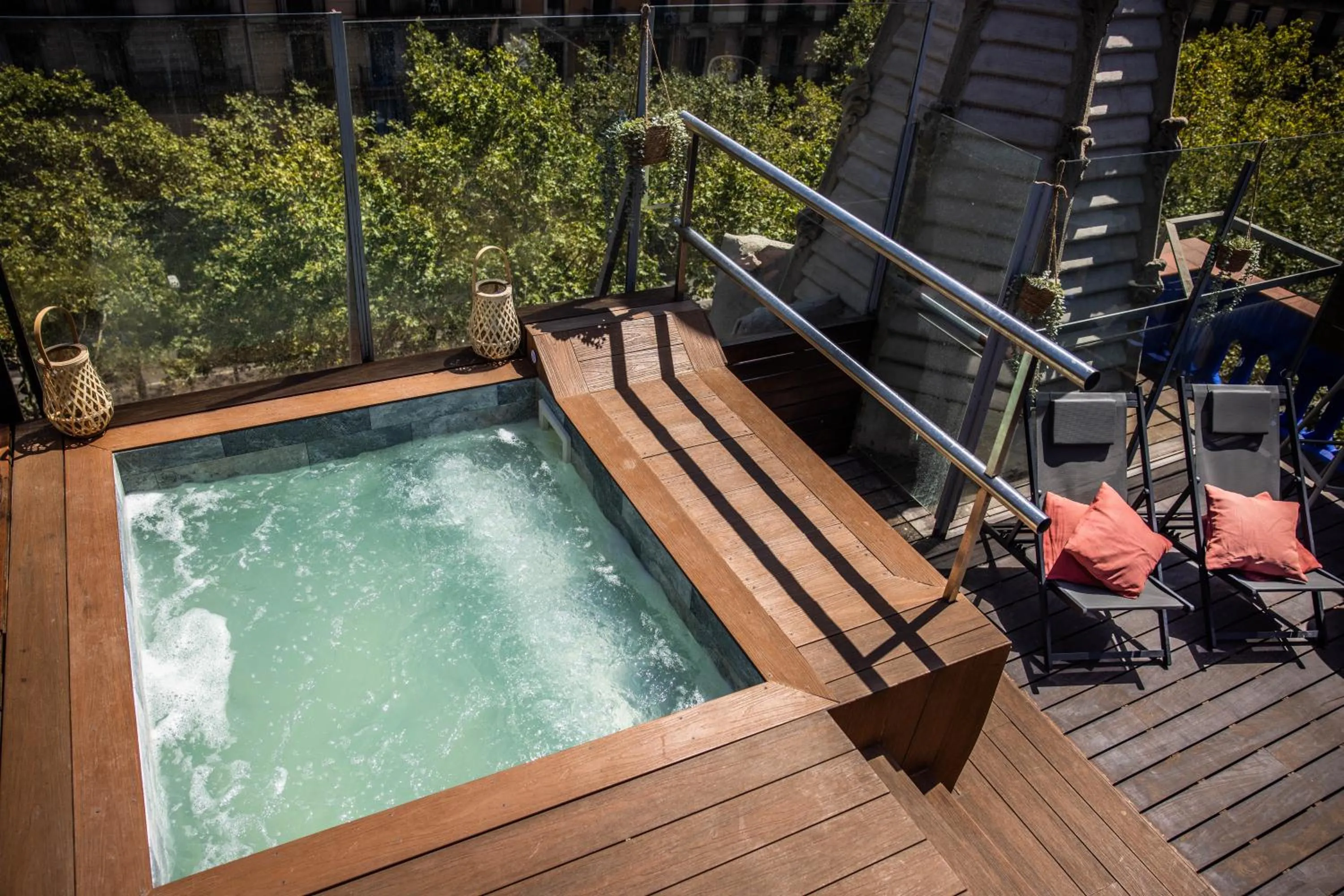 Pool view in Urbany Hostel BCN GO!