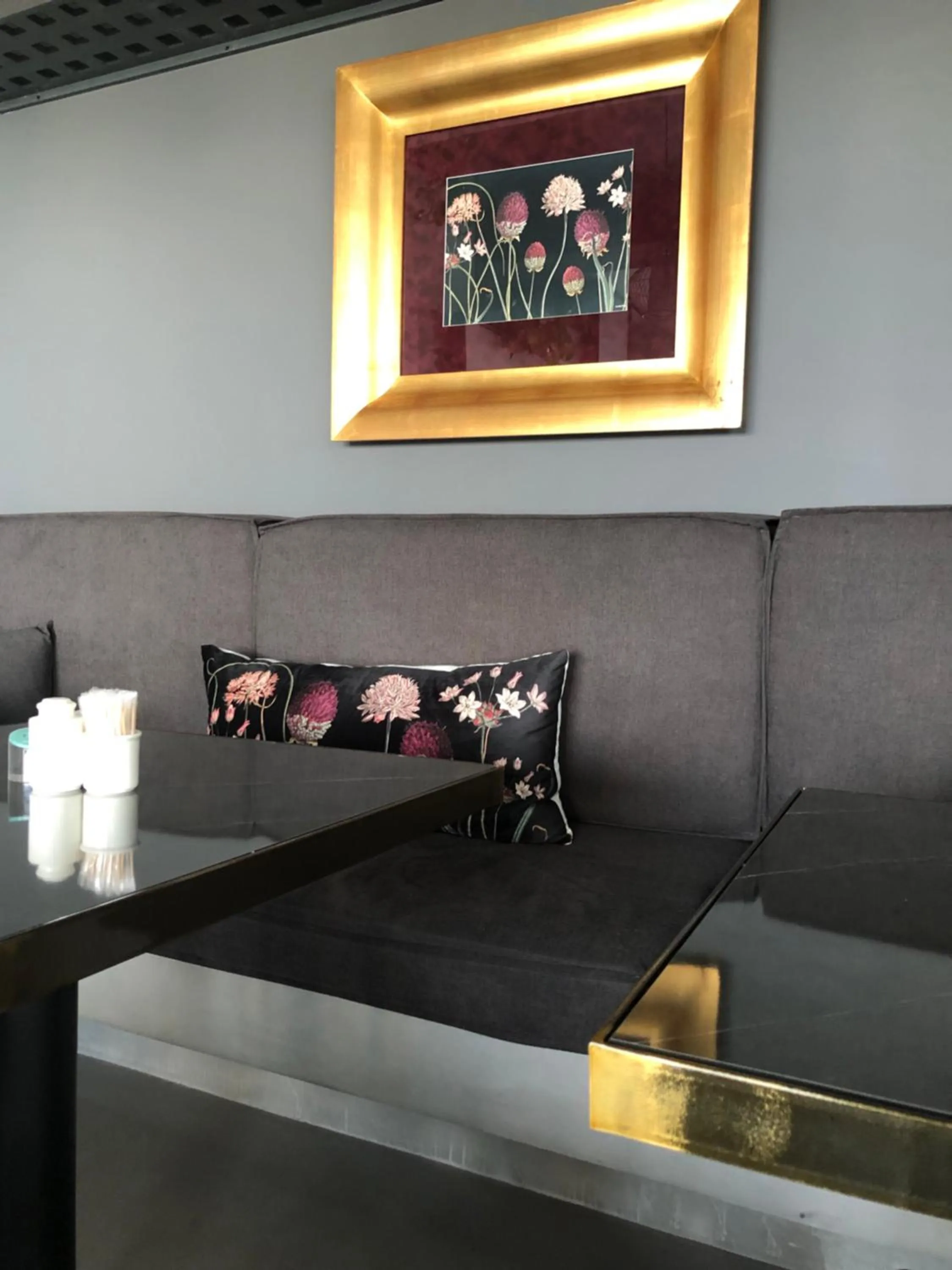 Restaurant/places to eat in Droushia Heights Hotel