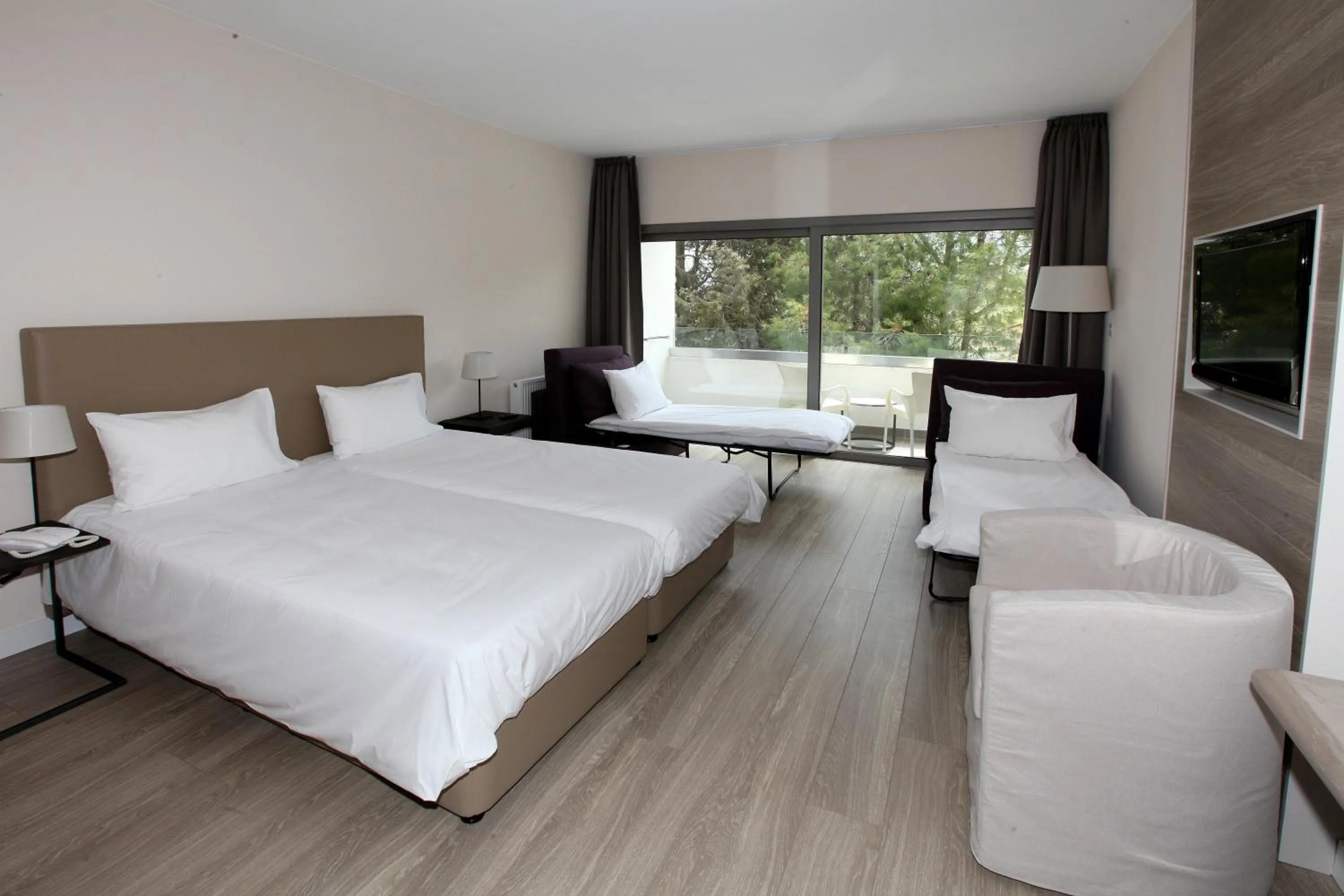 Bed in Droushia Heights Hotel