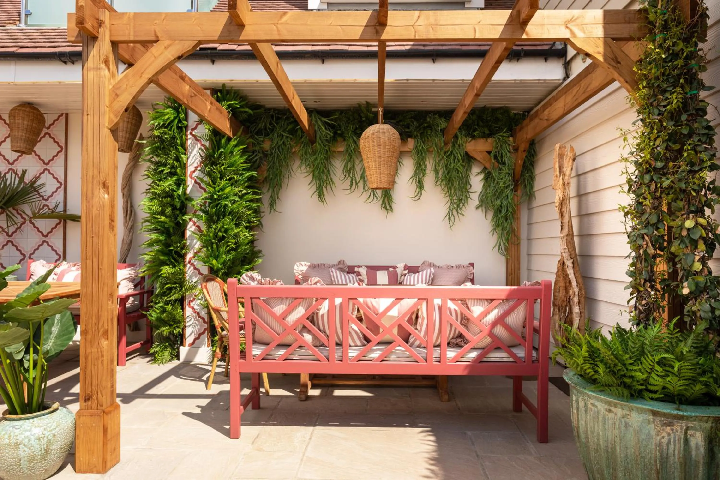 Restaurant/places to eat in Roslin Beach Hotel