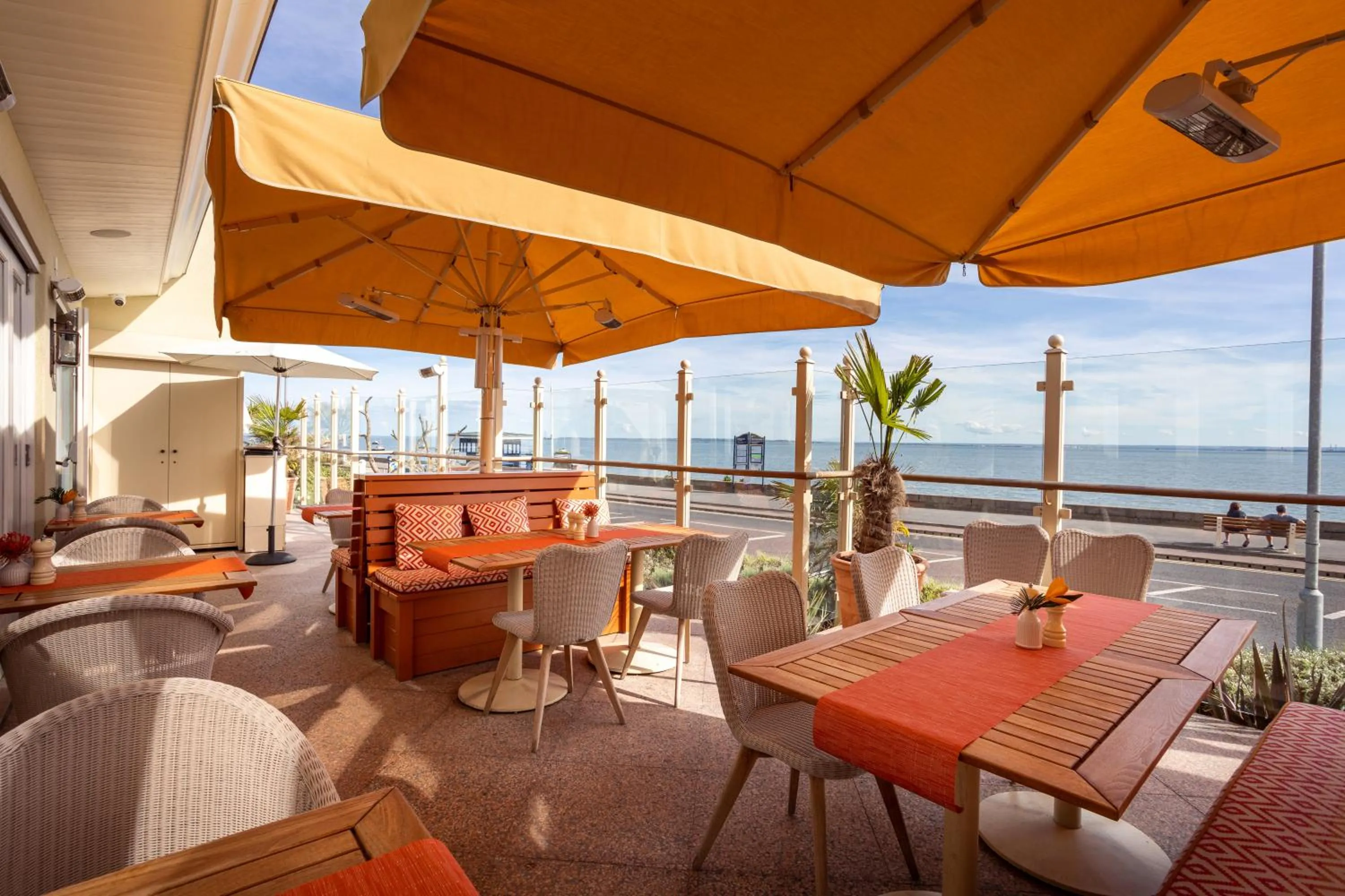 Restaurant/places to eat in Roslin Beach Hotel