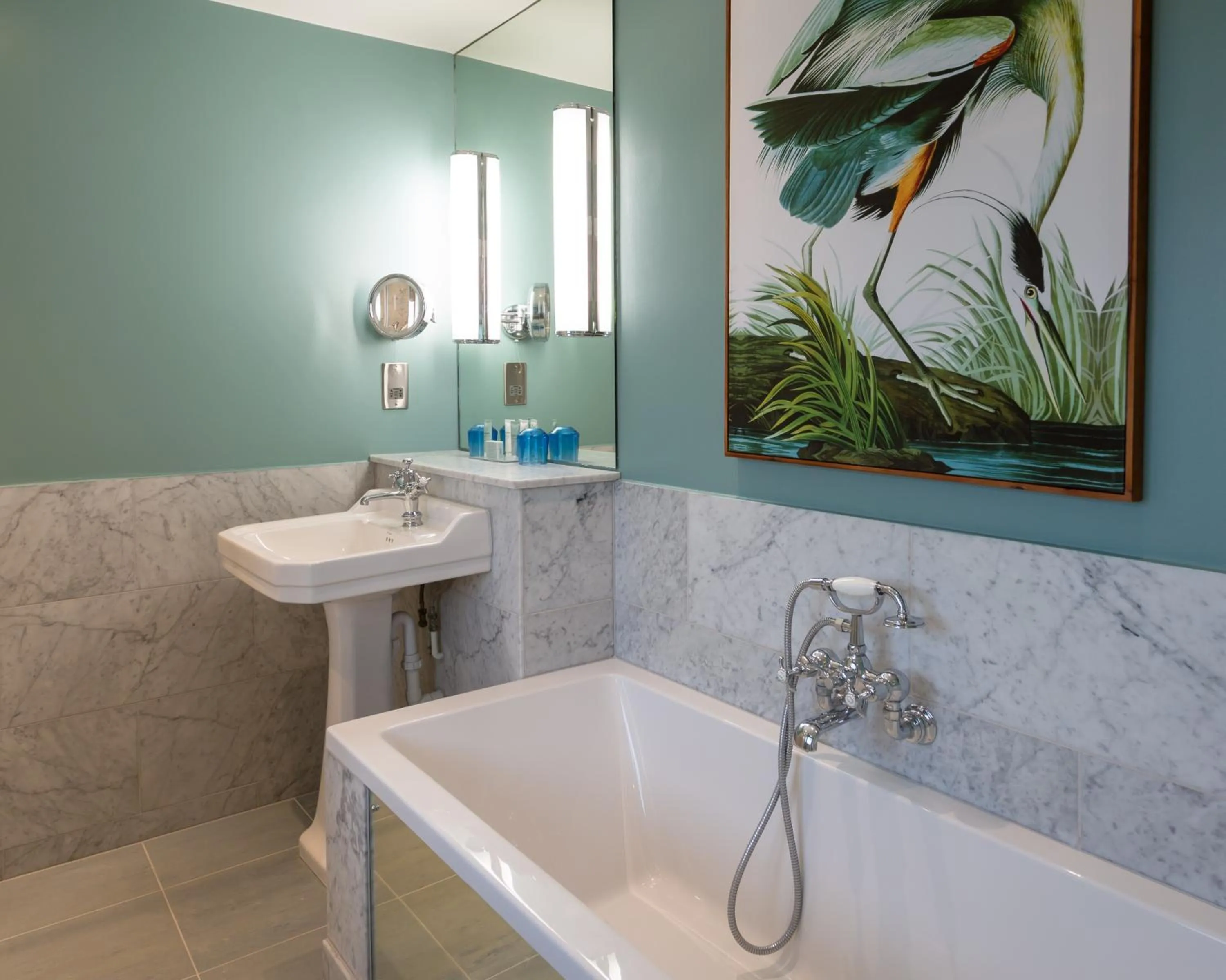 Bathroom in Roslin Beach Hotel