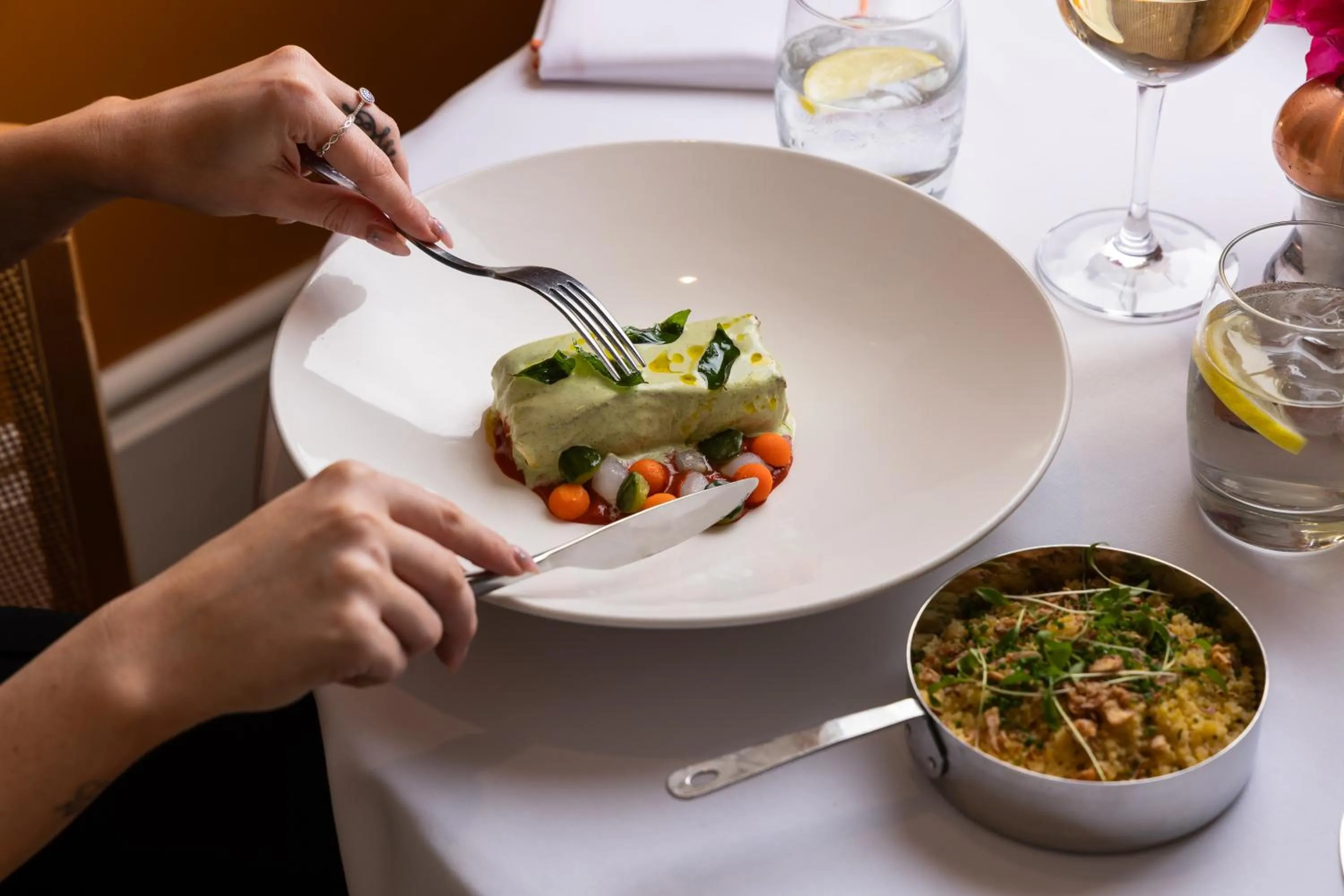 Restaurant/places to eat in Roslin Beach Hotel