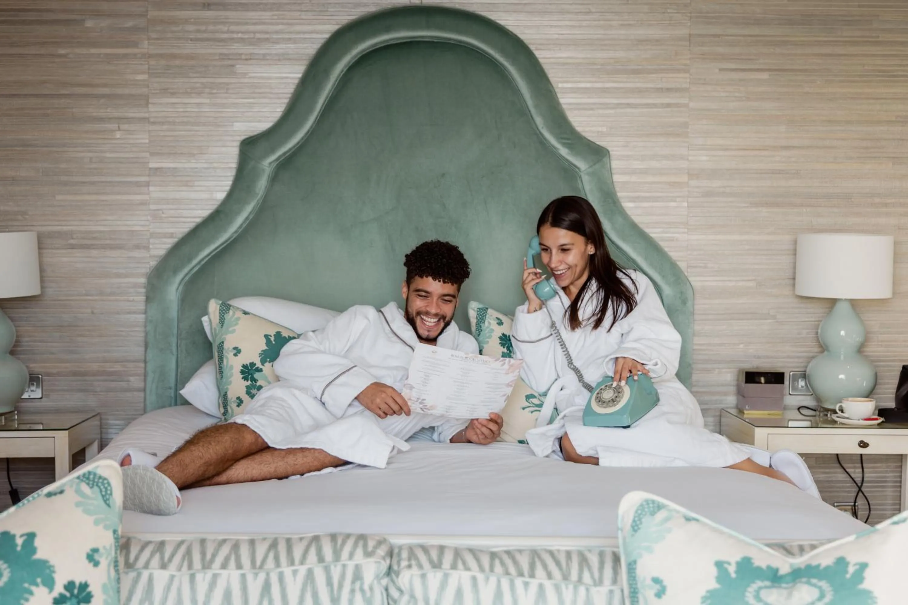 Bedroom, Bed in Roslin Beach Hotel