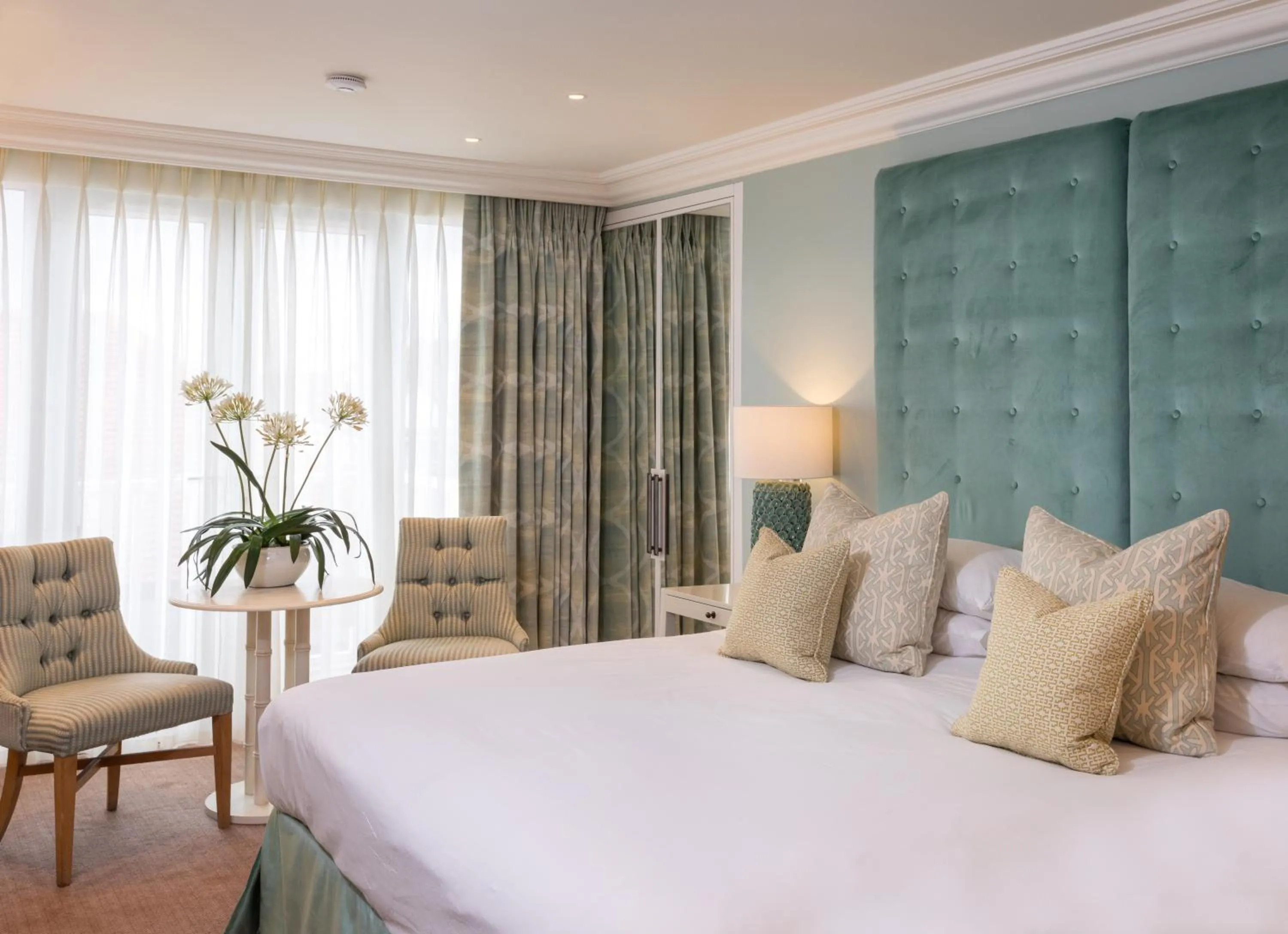 Bed in Roslin Beach Hotel