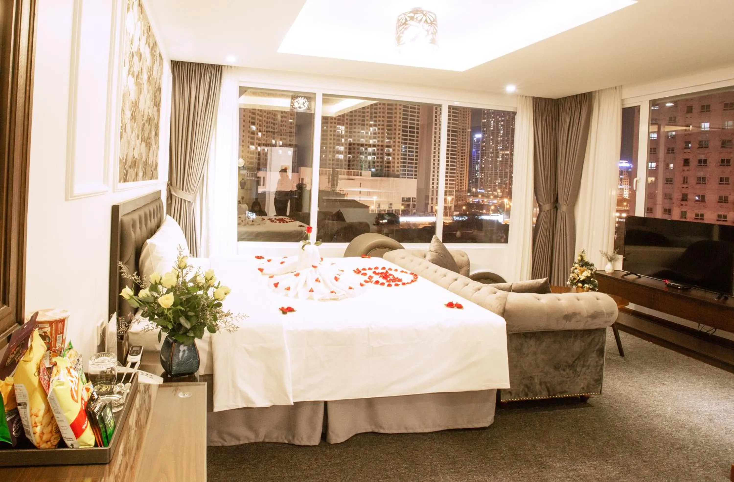 Property building, Bed in Adeline Hotel Hanoi